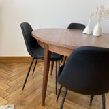 Extendable Scandinavian table