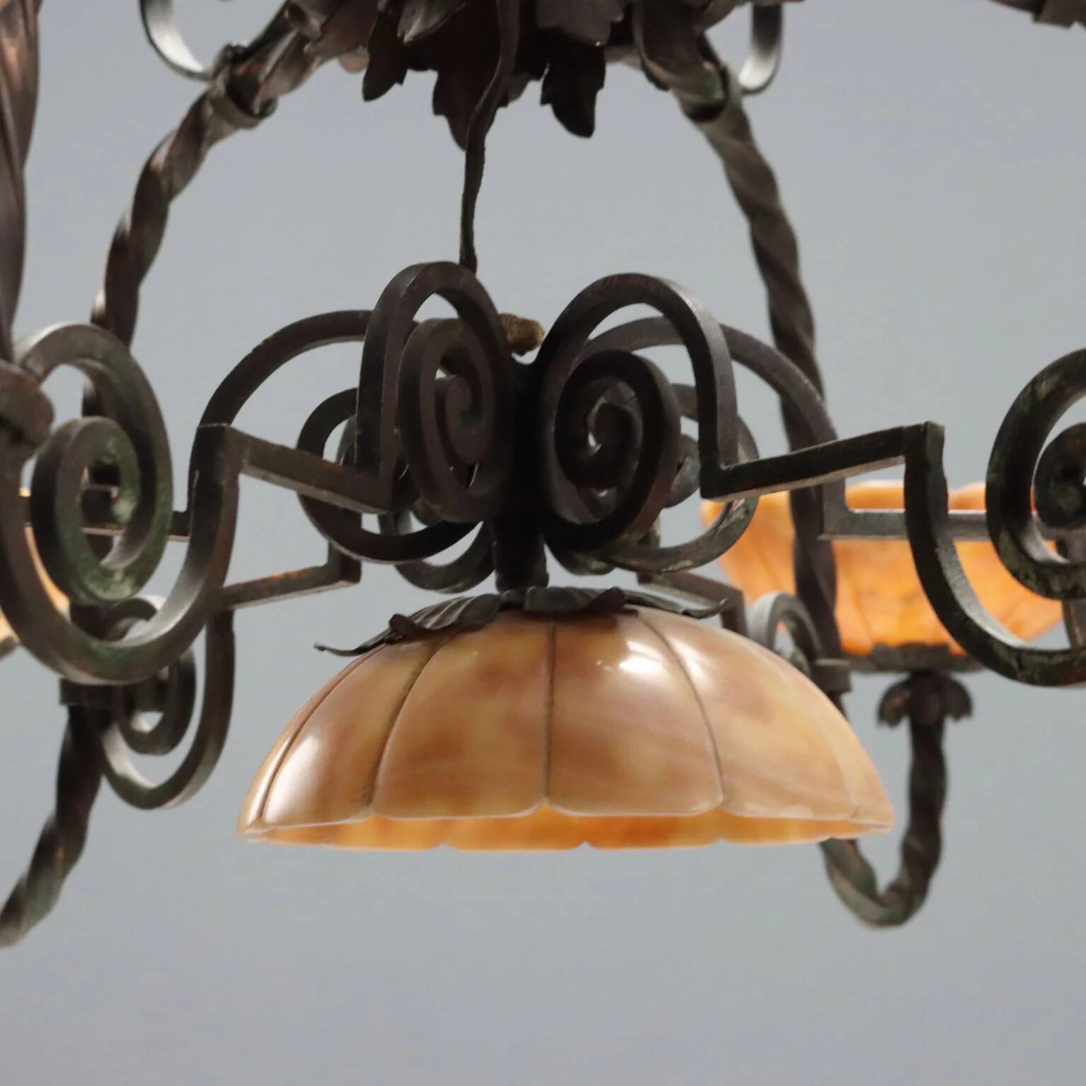 Lustre 6 lumières Art nouveau en métal, Italie XXe siècle