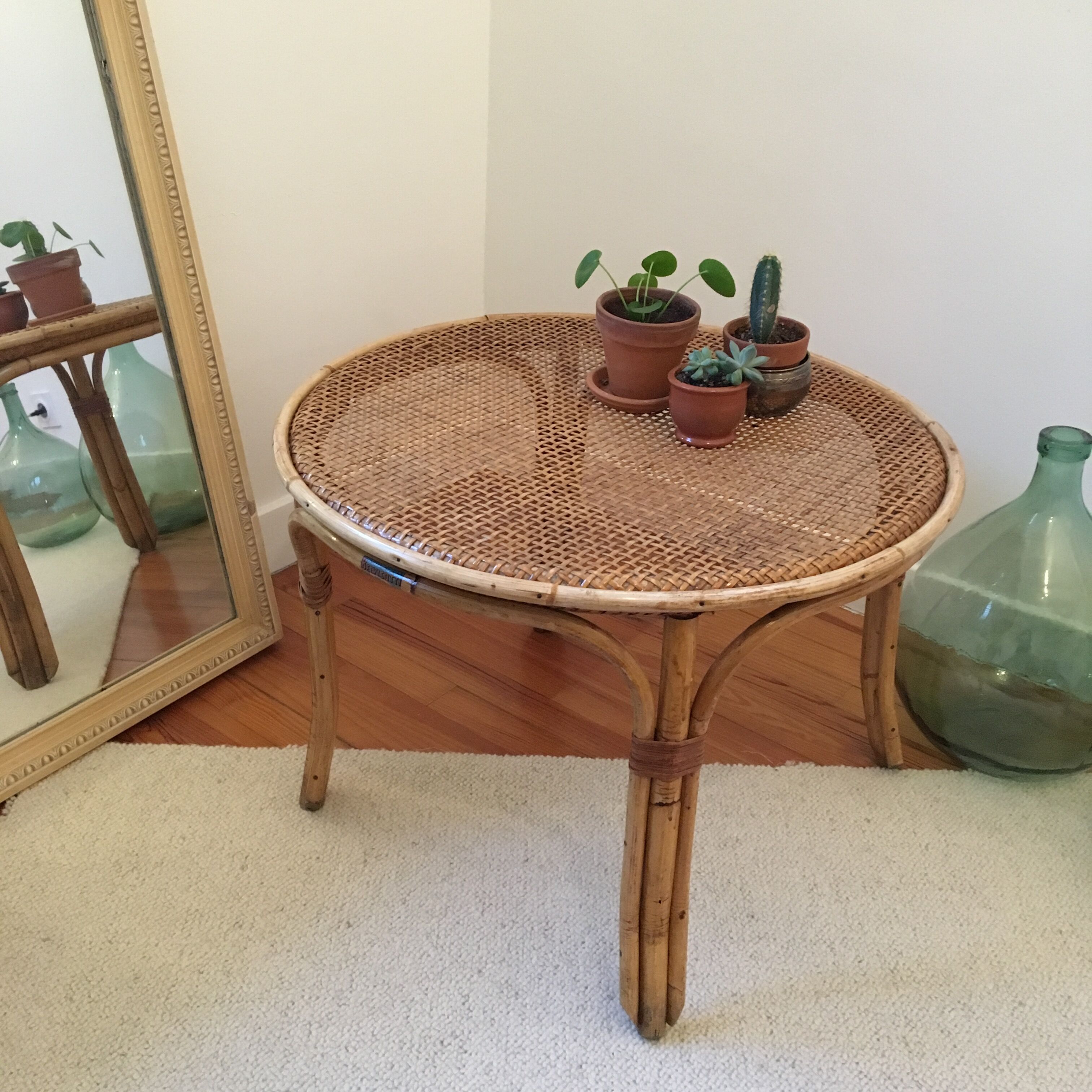 Table low rattan and caning