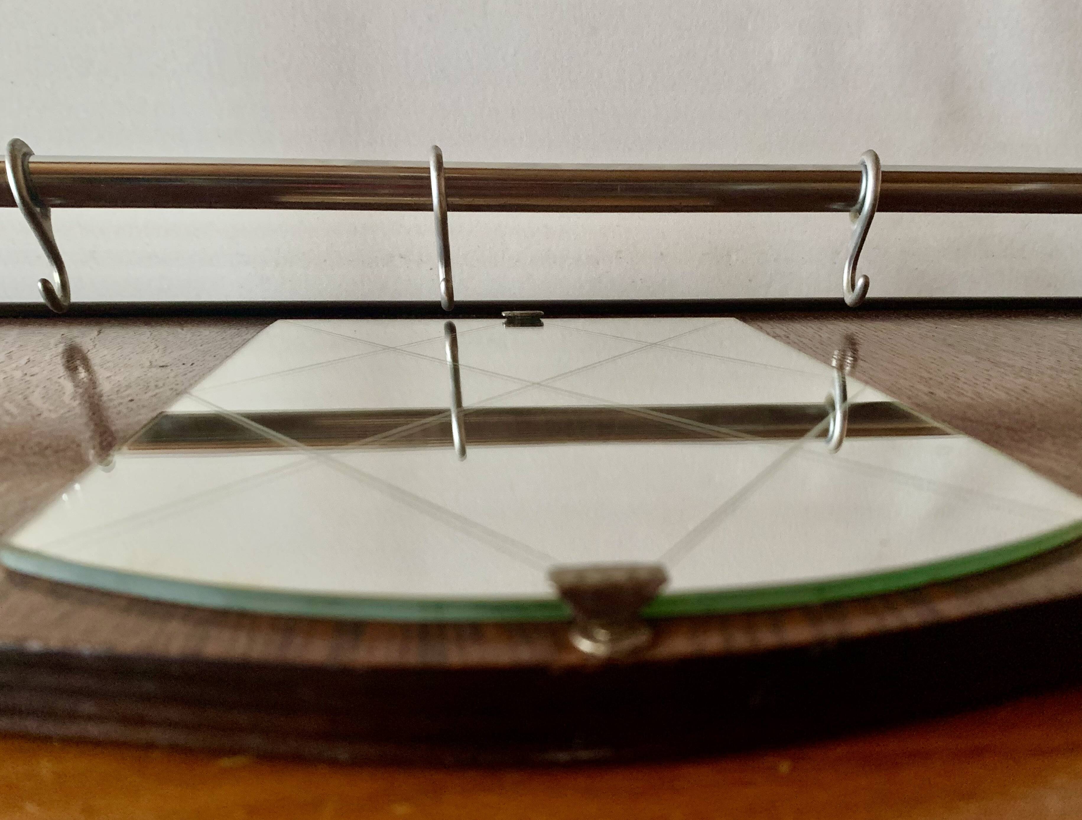 Ancien grand portemanteau en bois avec miroir et porte-chapeau