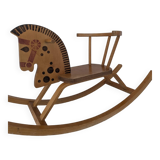 Cheval à bascule ancien