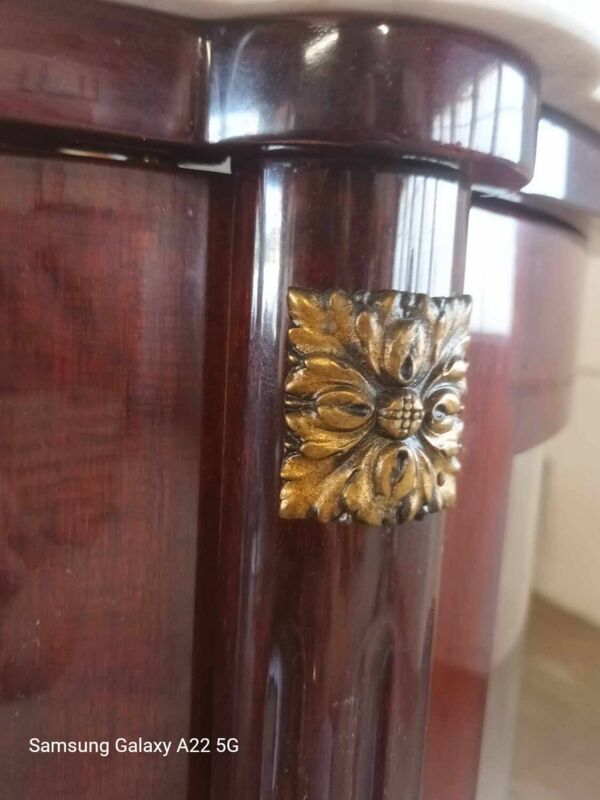 Vitrine Argentier demi-lune style Louis xvi bombé