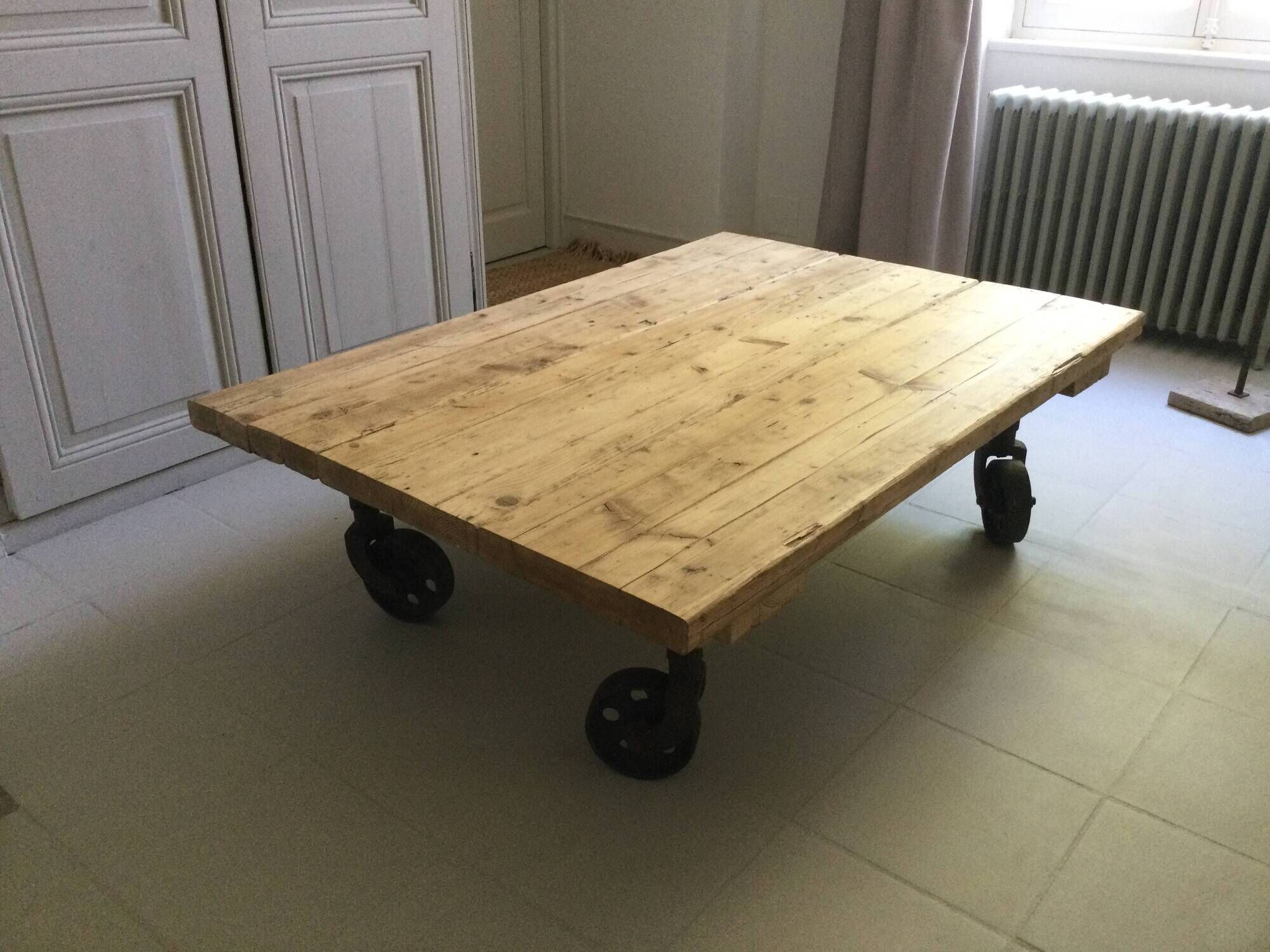 Coffee table on wheels