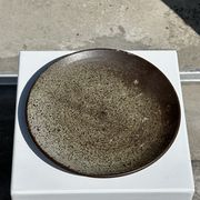 Plat en céramique vert indonésien D:26,5