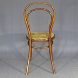 Thonet Chair No. 8 from 1870, original condition. Collector's item.
