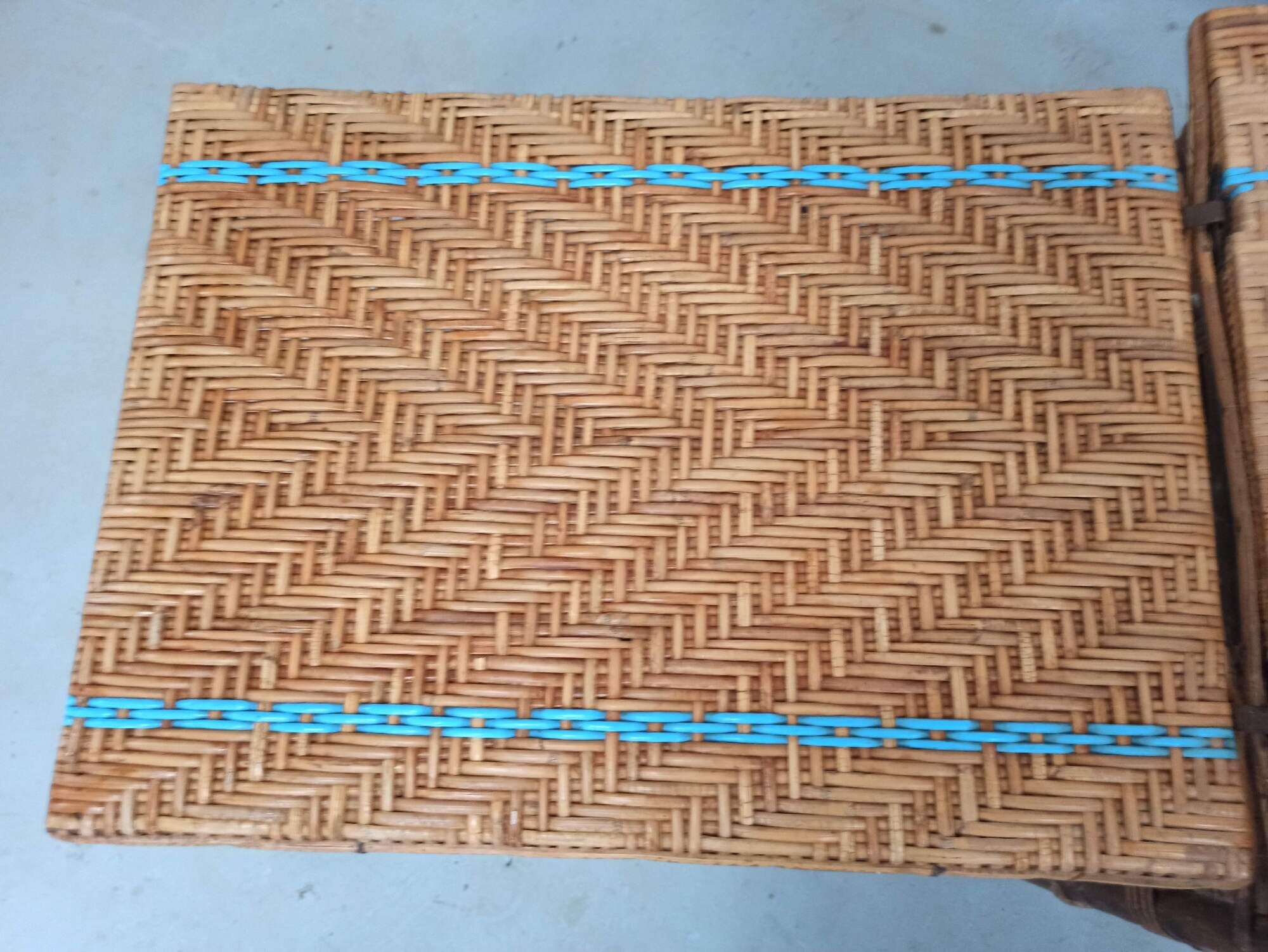 Armchair Sunbathing in wicker rattan wood lounger blue features