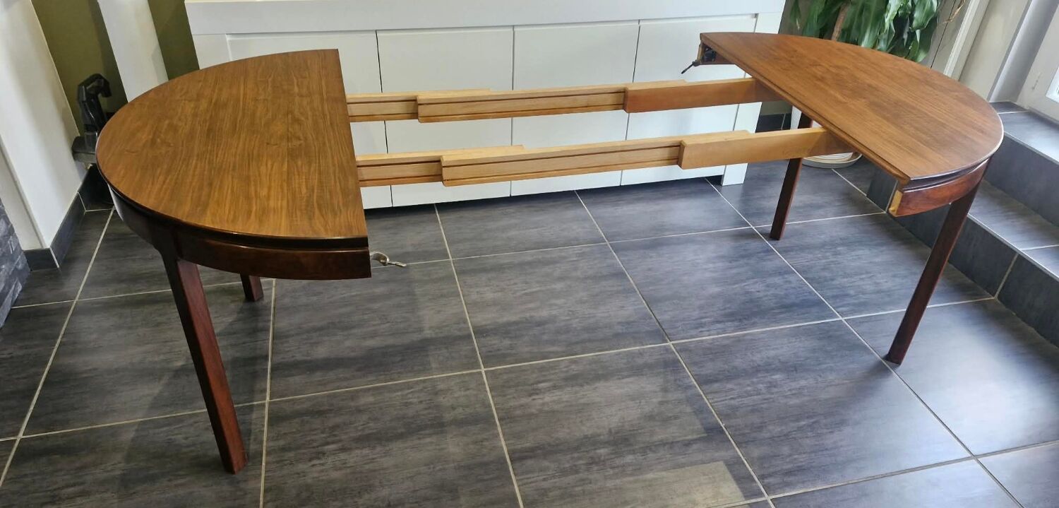 Scandinavian extendable teak table, 1970s