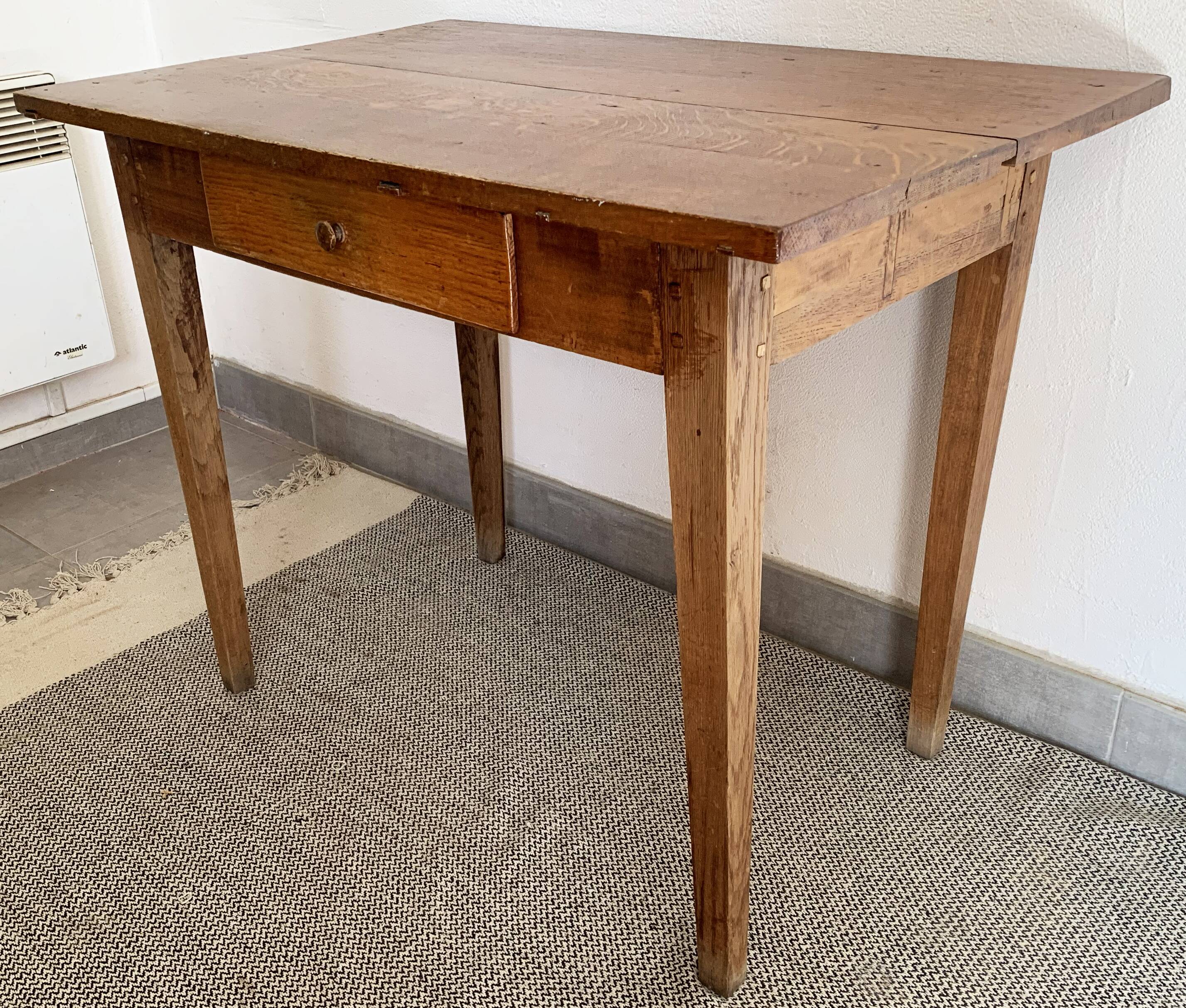 Authentic vintage farmhouse table in solid oak from the 50s and 60s