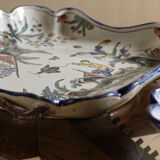 Paire de plats en faïence de Nevers
