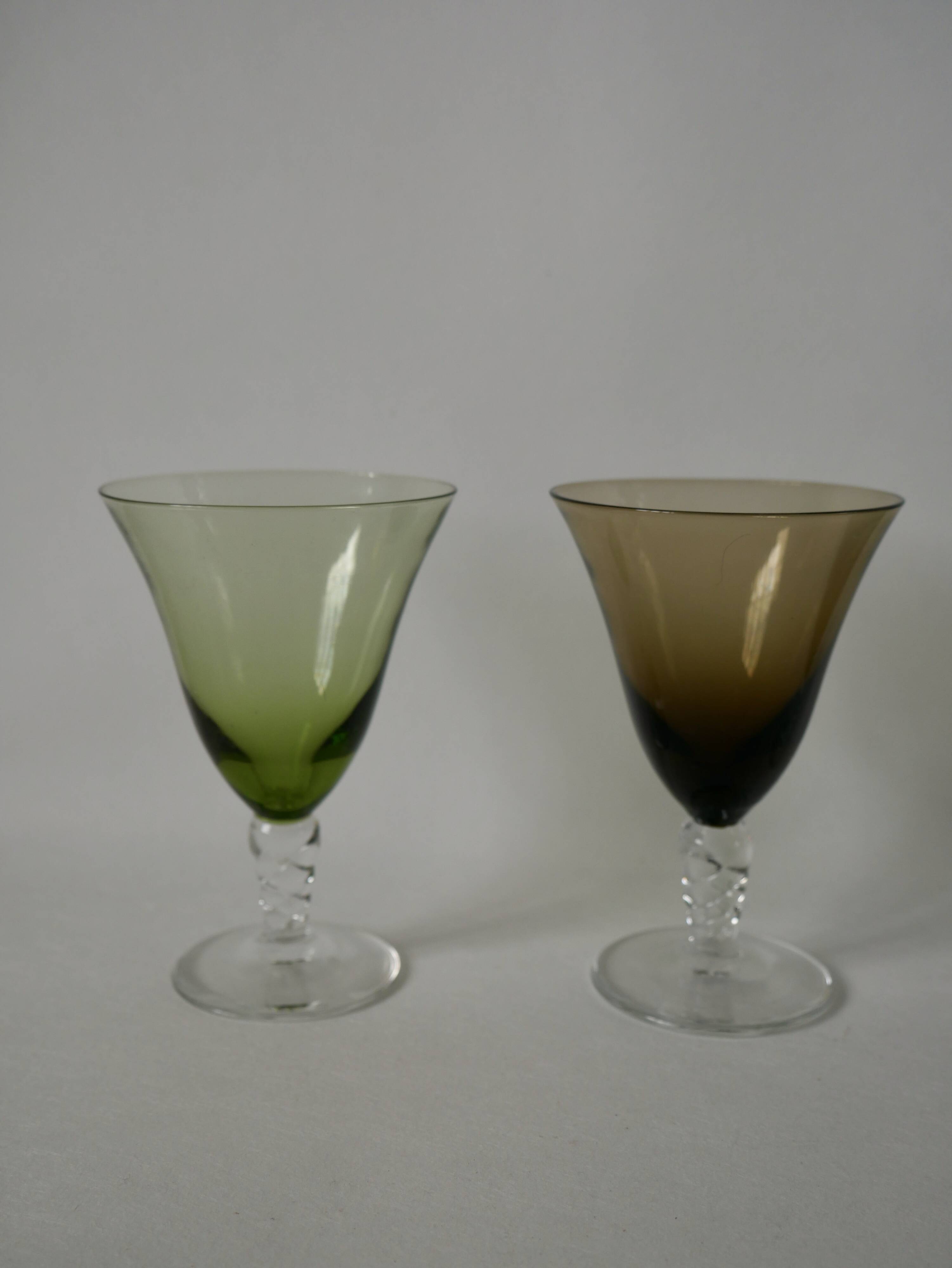 Set of 4 colored wine glasses with worked legs from the 50s