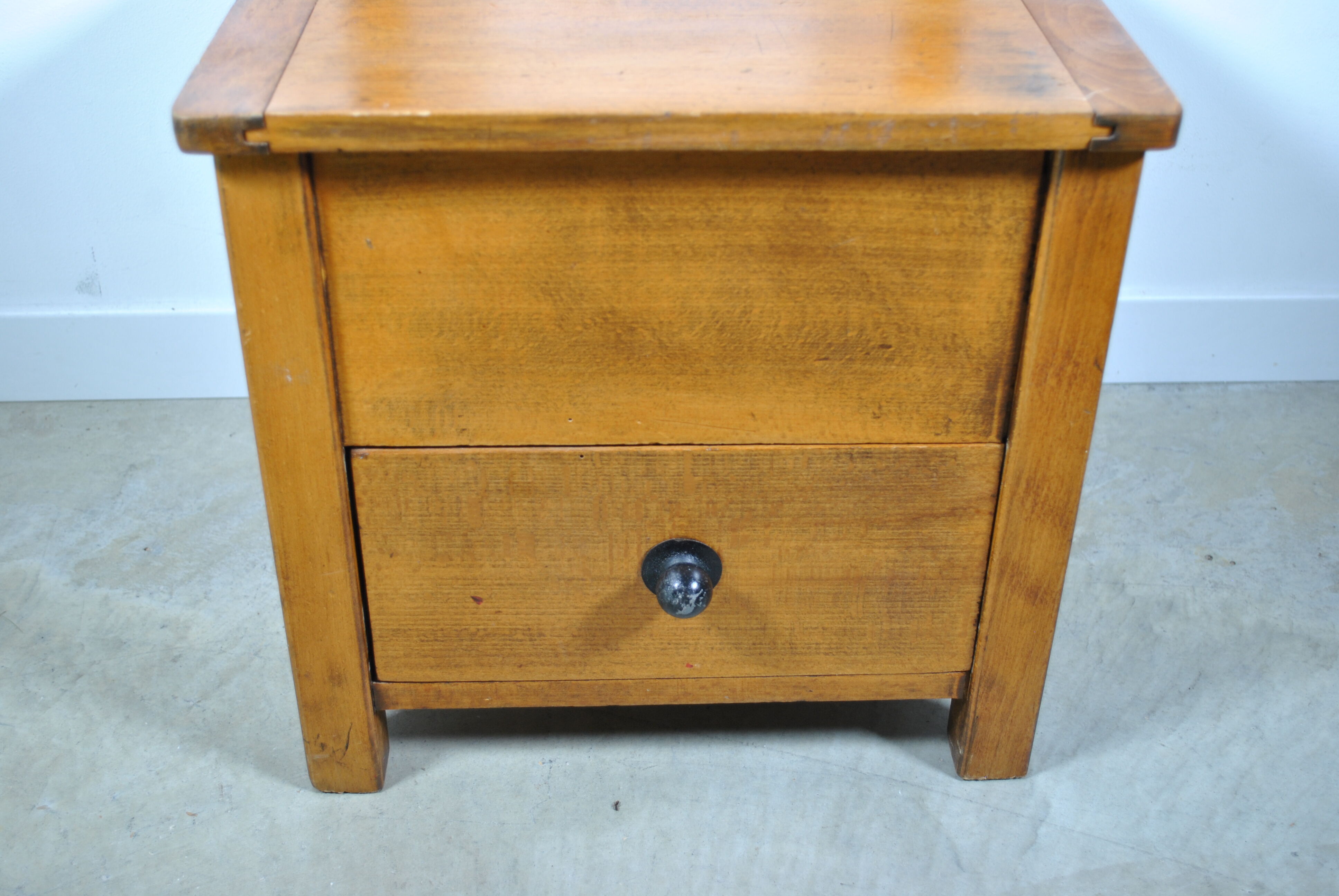 Children's chest chair 1950