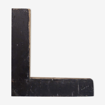 Metal letter sign L