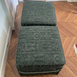 Paires de poufs