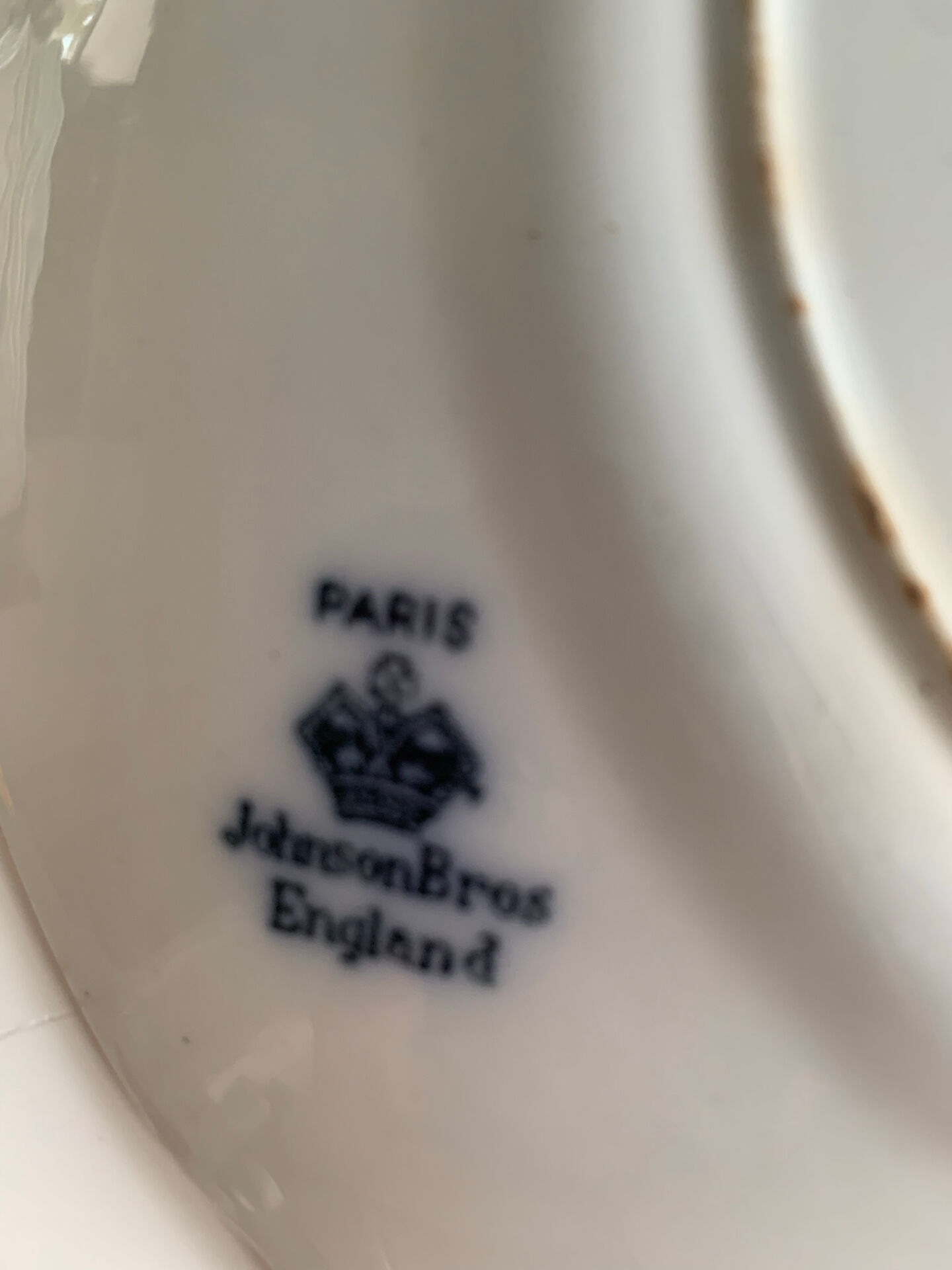 2 flat plates in Johnson Bros porcelain