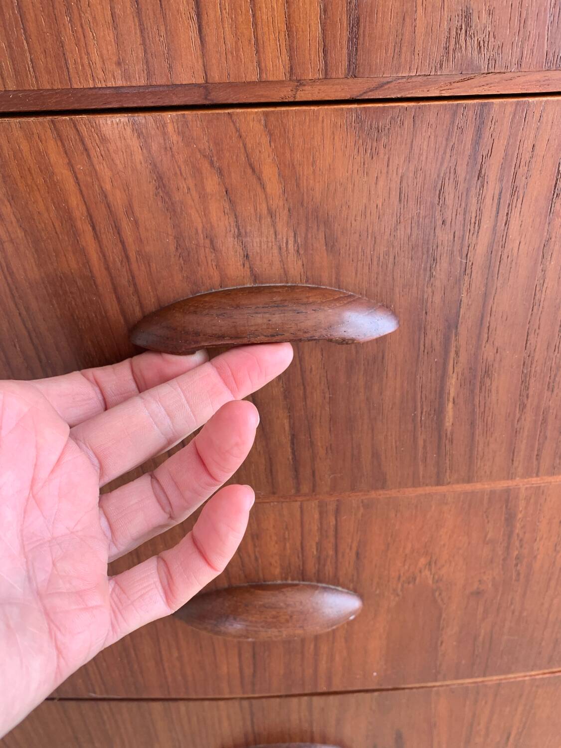 Danish 8-drawer chest of drawers in teak