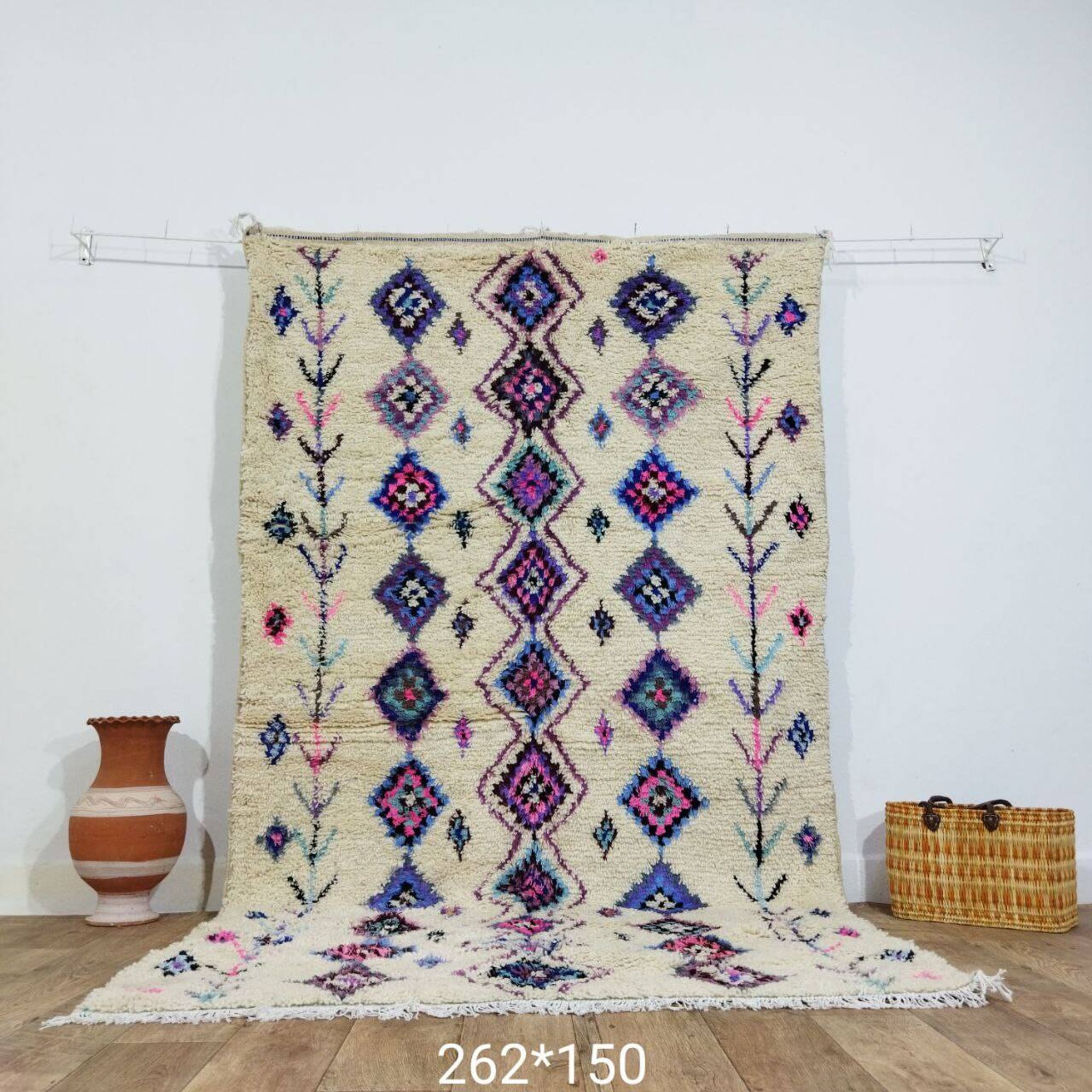 Handmade moroccan berber rug 217 x 117 cm