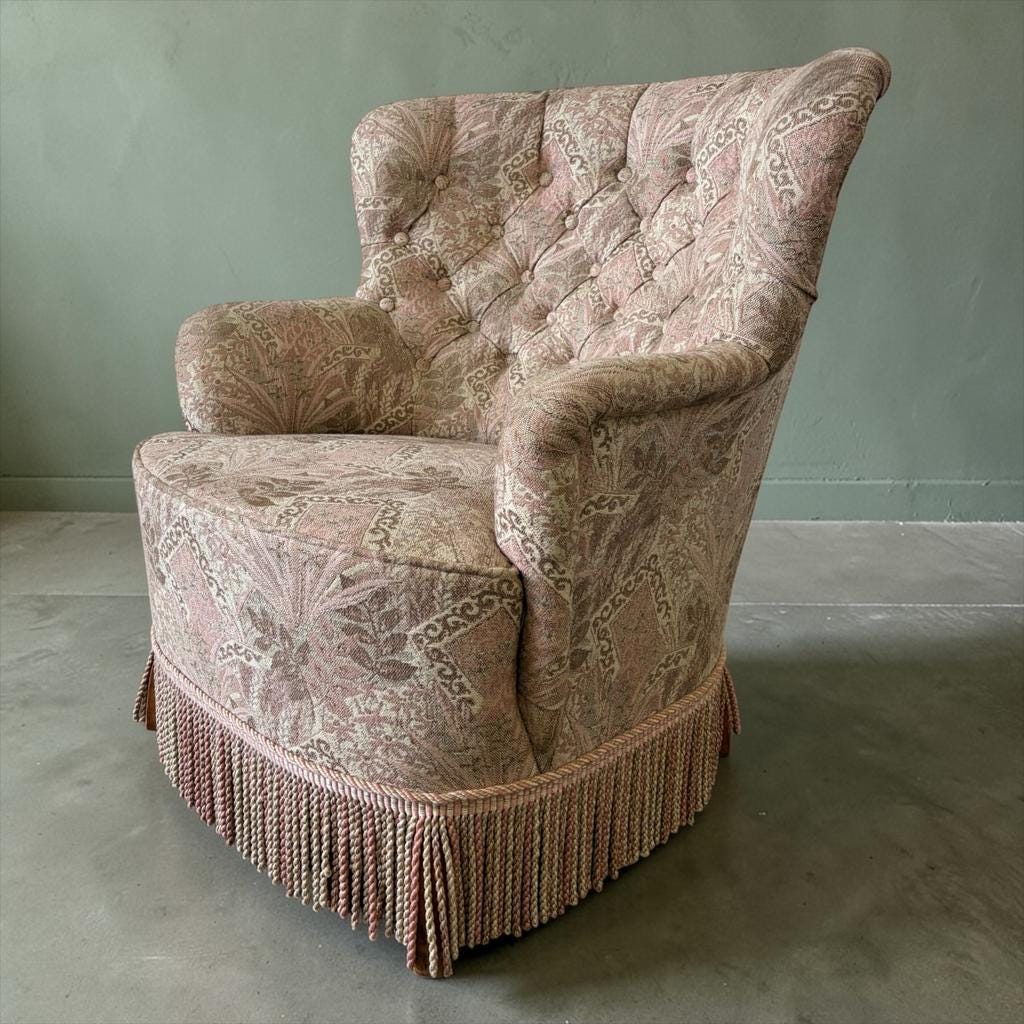 Fauteuil vintage rose clair à fleurs / fauteuil une place avec franges