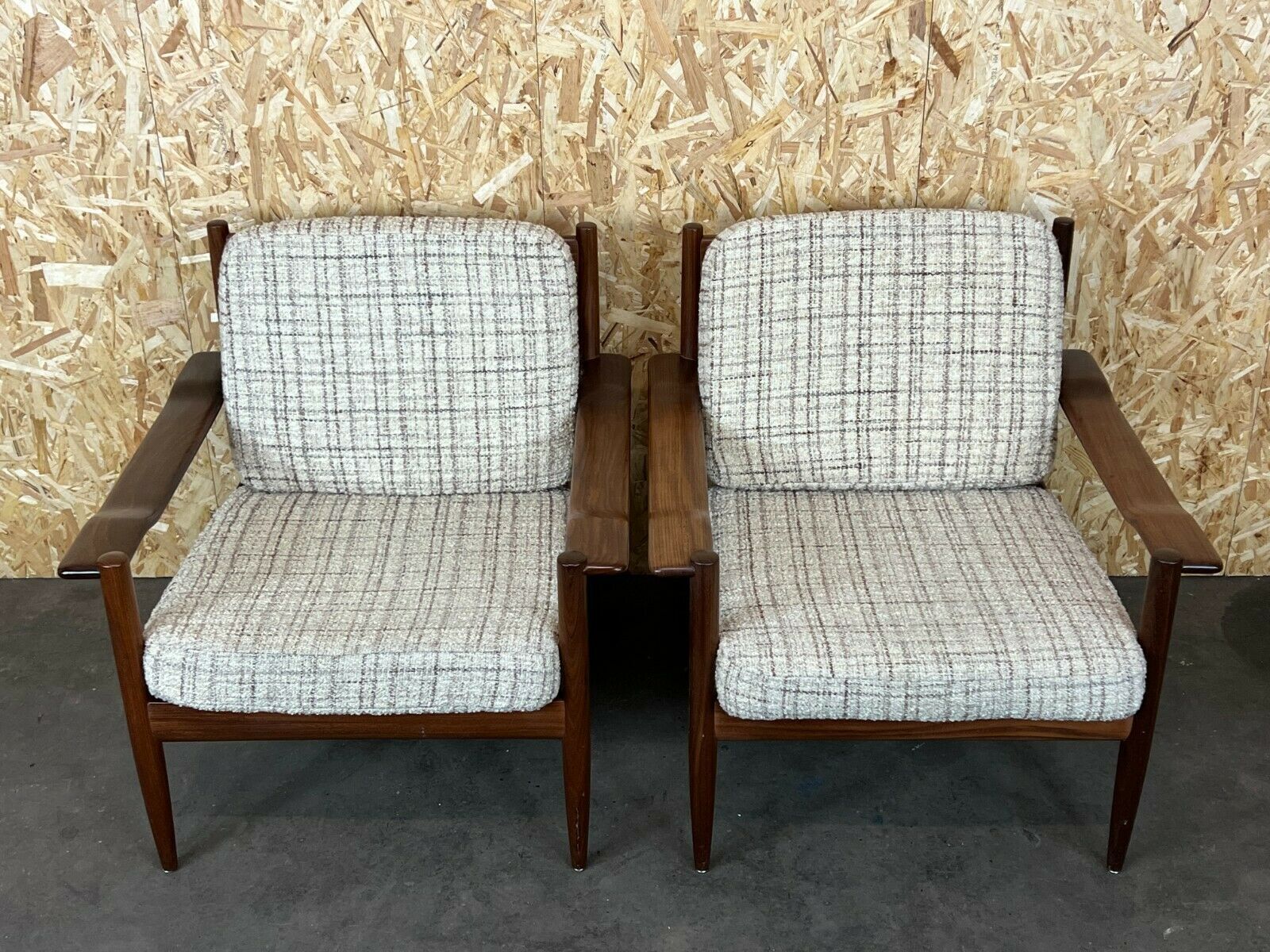 2 fauteuils scandinaves