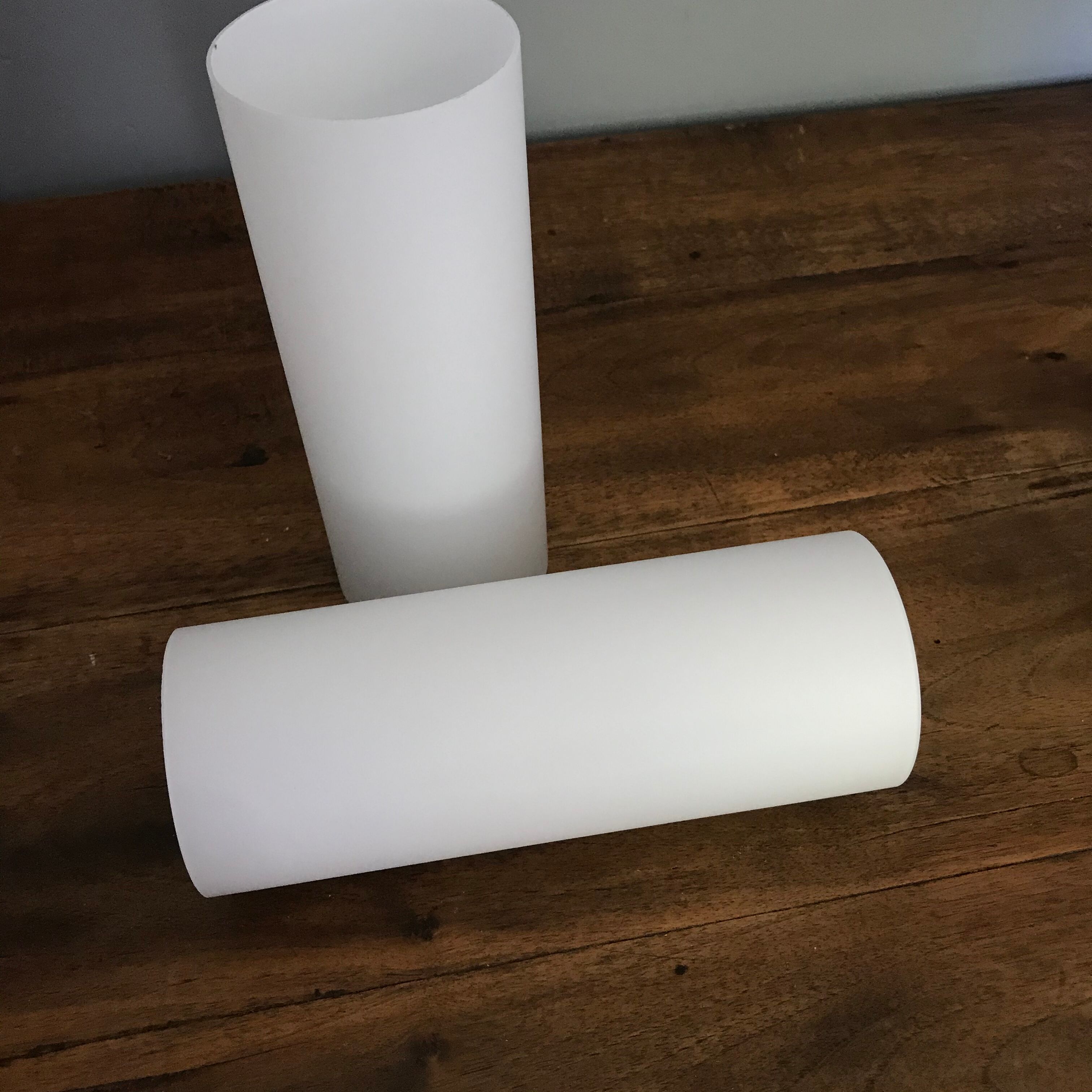 Double sconce in opaline