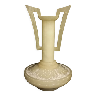 Vase en albâtre avec poignées de style art nouveau