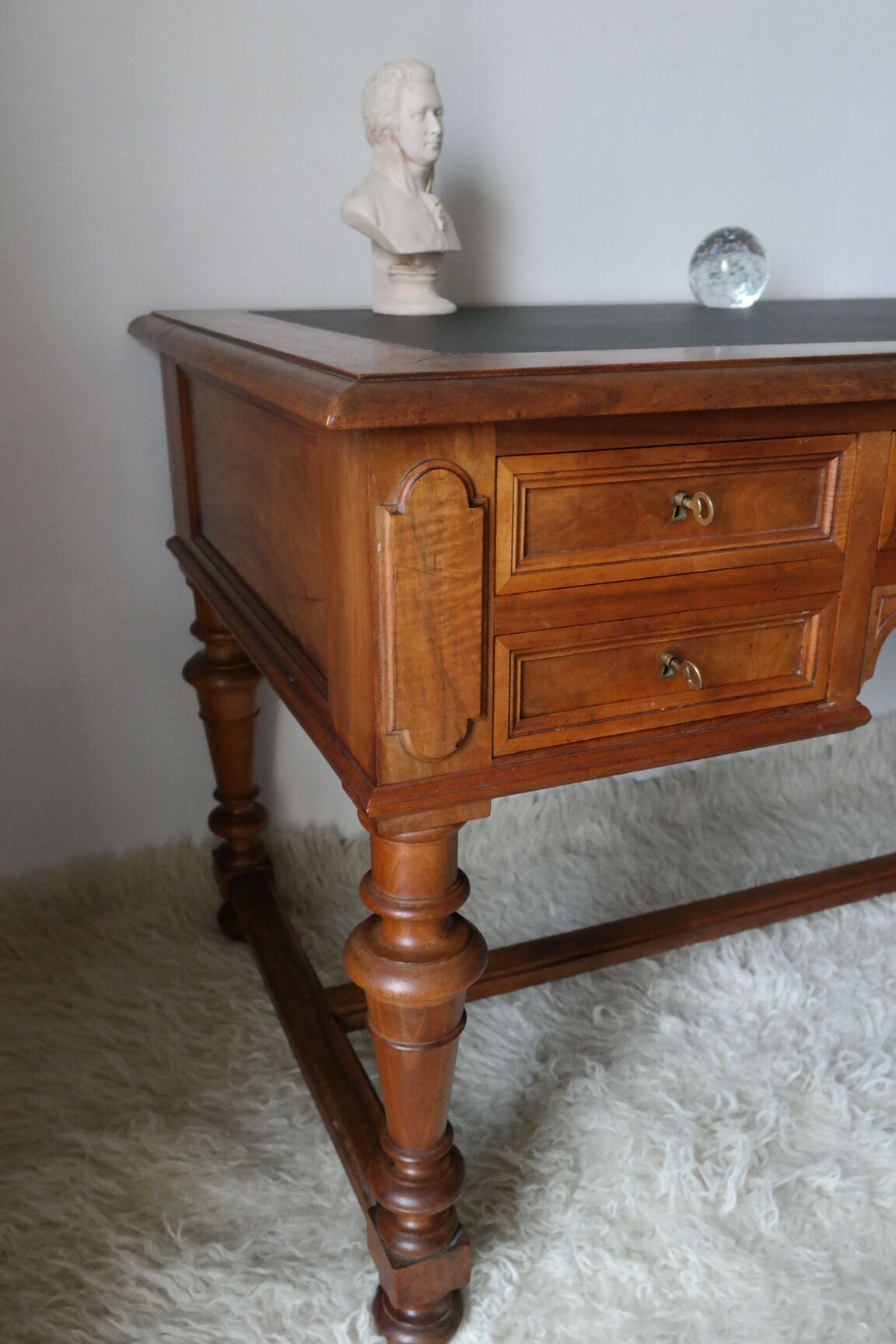 Office minister in walnut style Louis Philippe XXème