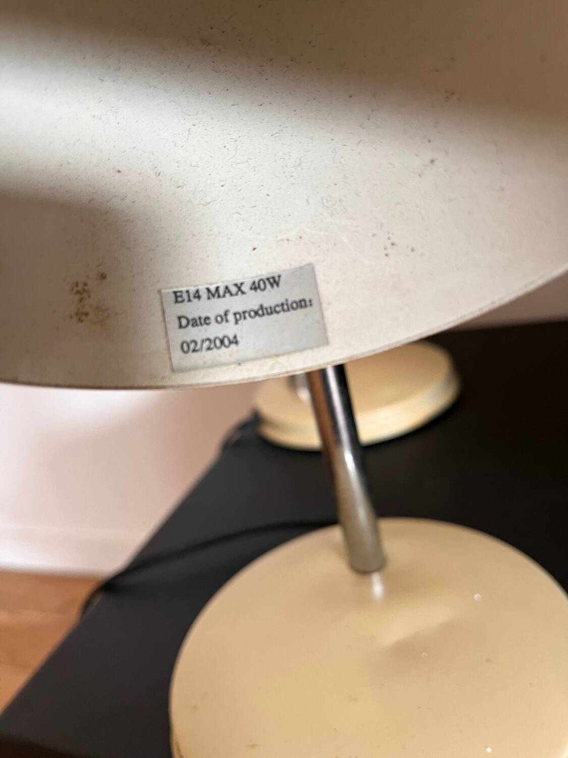 Pair of beige sheet metal lamps