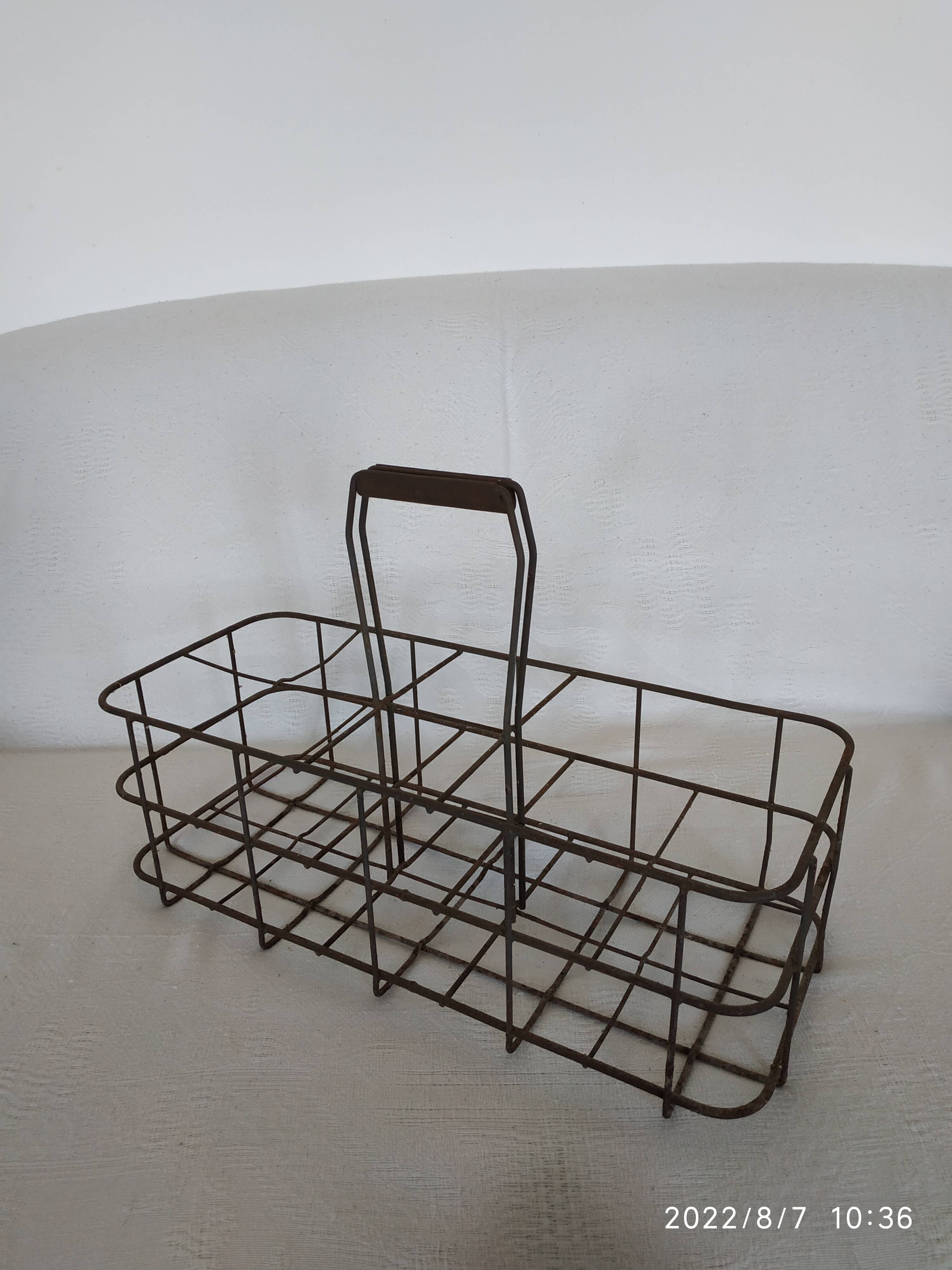 Panier à bouteilles en fer