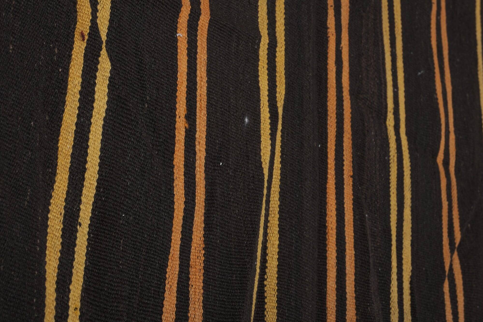 Vintage Turkish kilim, handwoven, 325x372 cm.