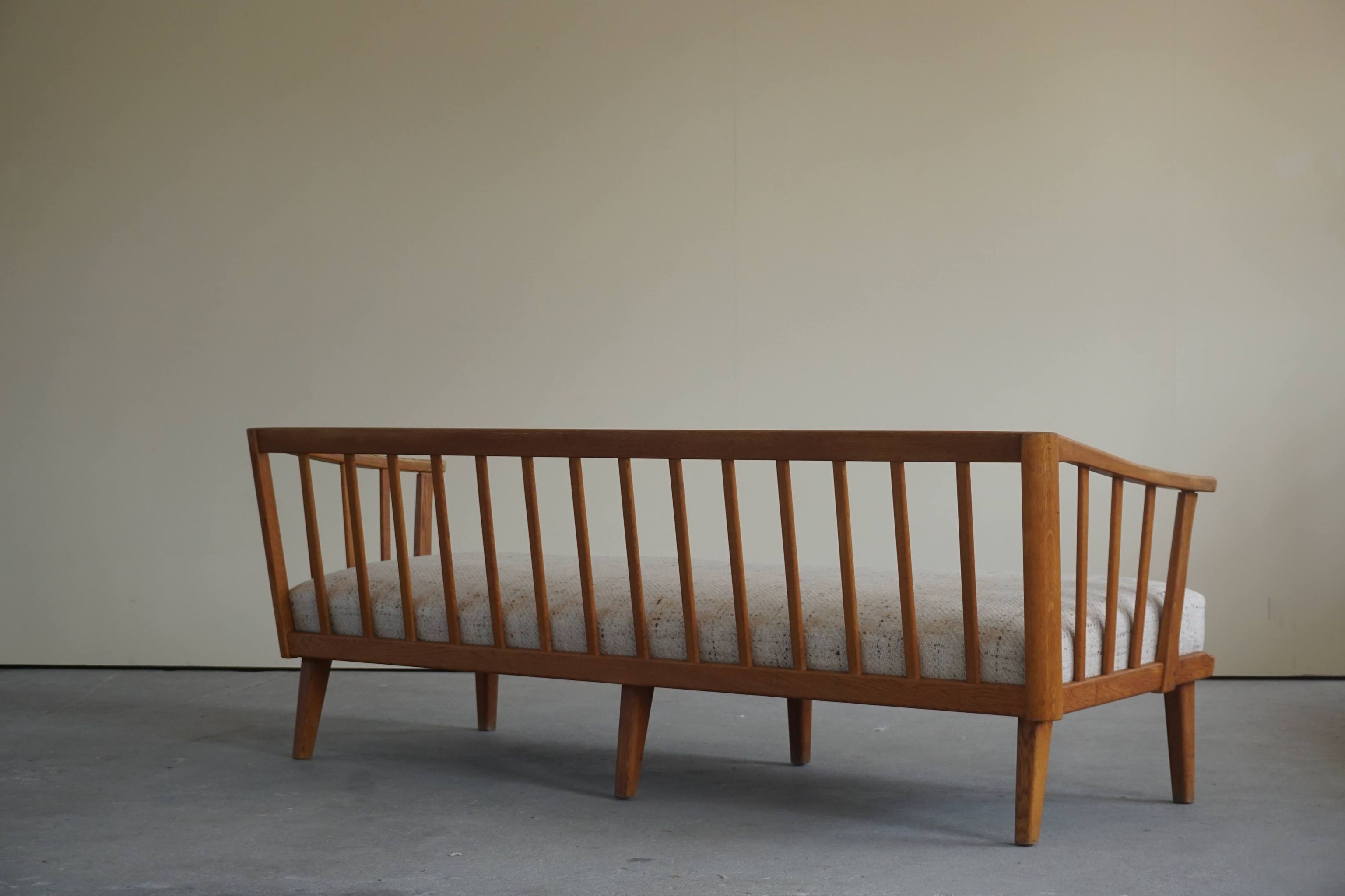 Canapé trois places suédois du milieu du siècle par Carl Malmsten, modèle « Visingsö », années 1960