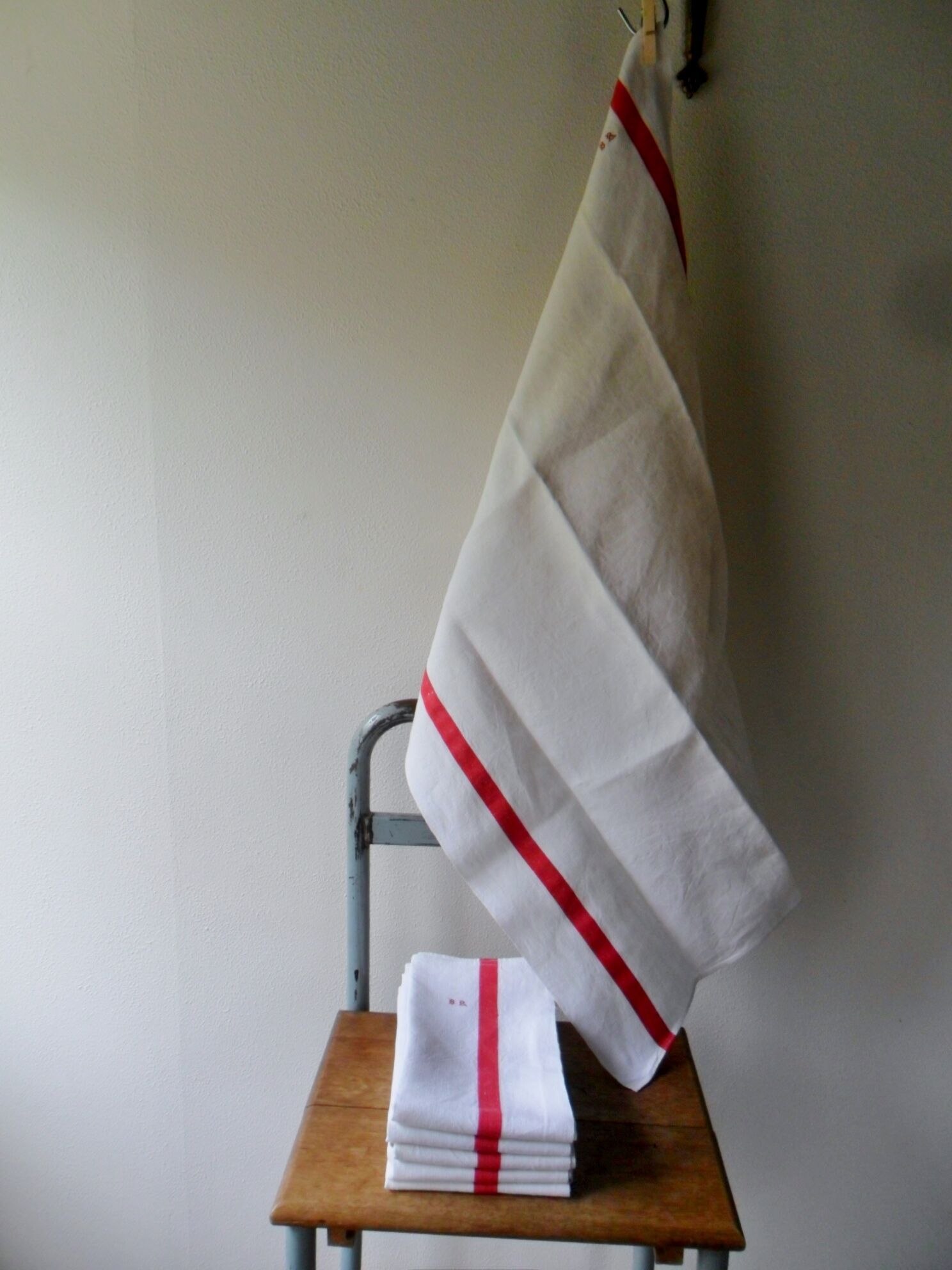 Set of 6 antique half-cloths, embroidered BR