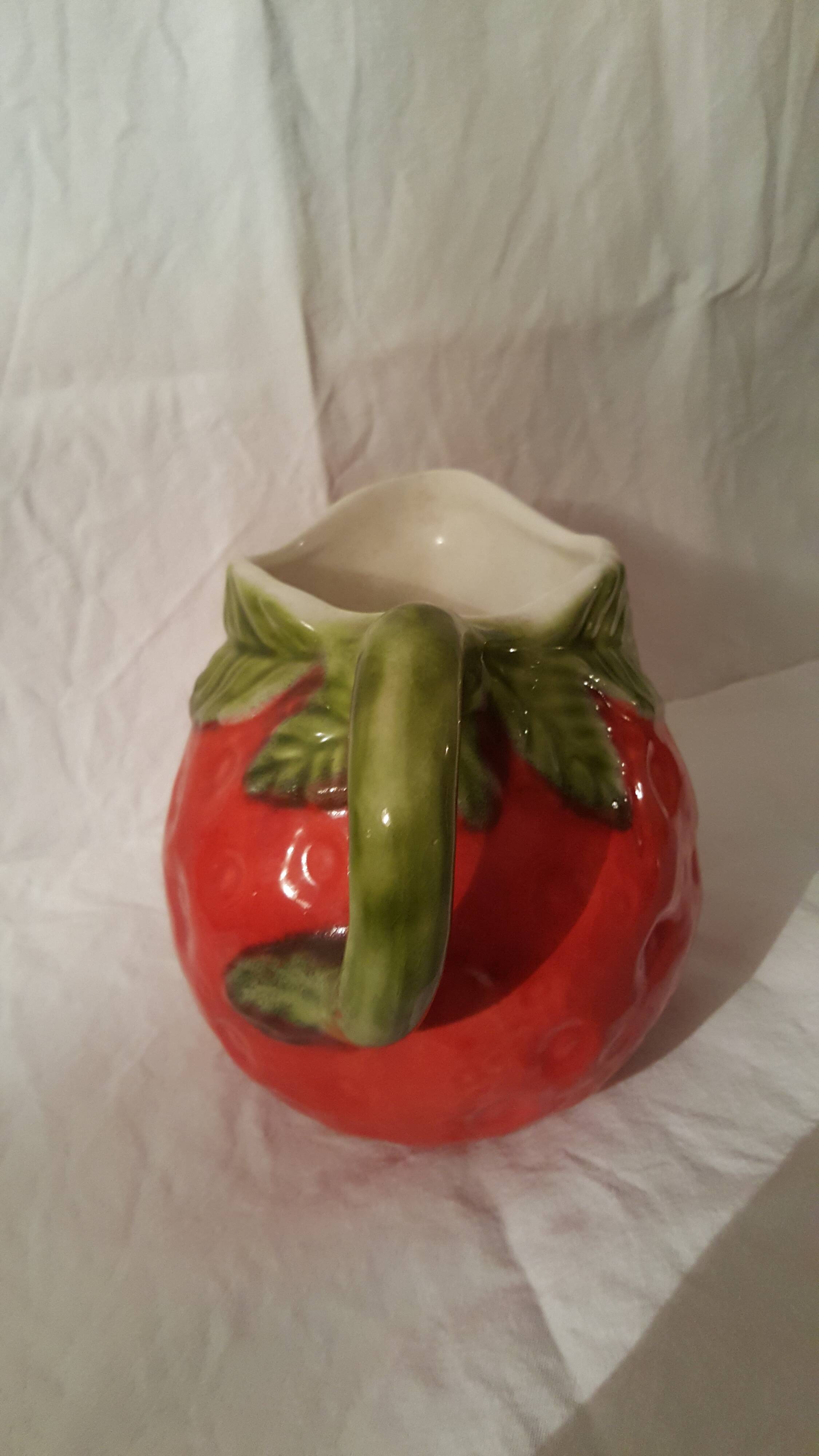 Fruit shape pitcher: strawberry