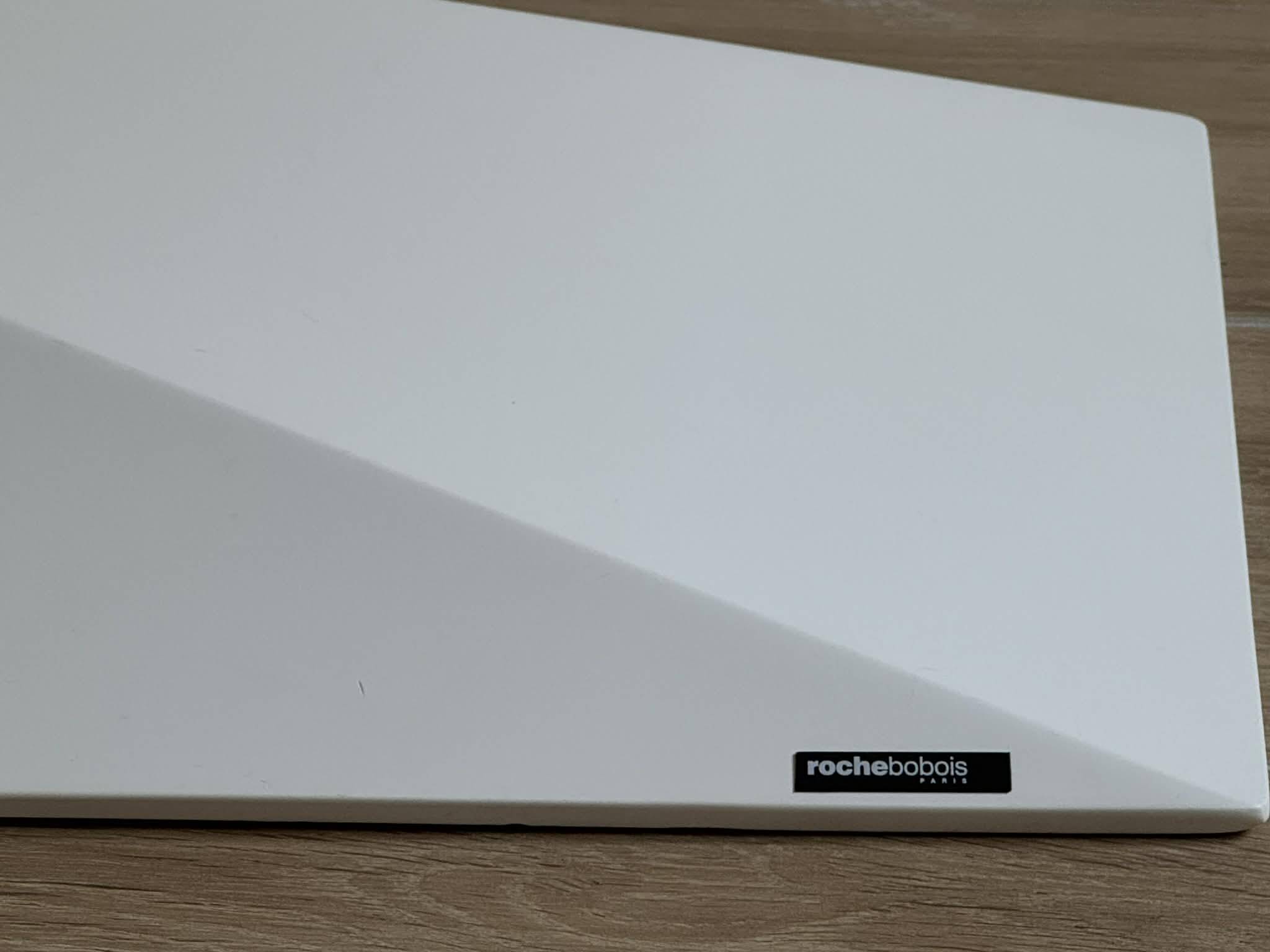 White lacquered desk model Furtif by Daniel Rode for Roche Bobois