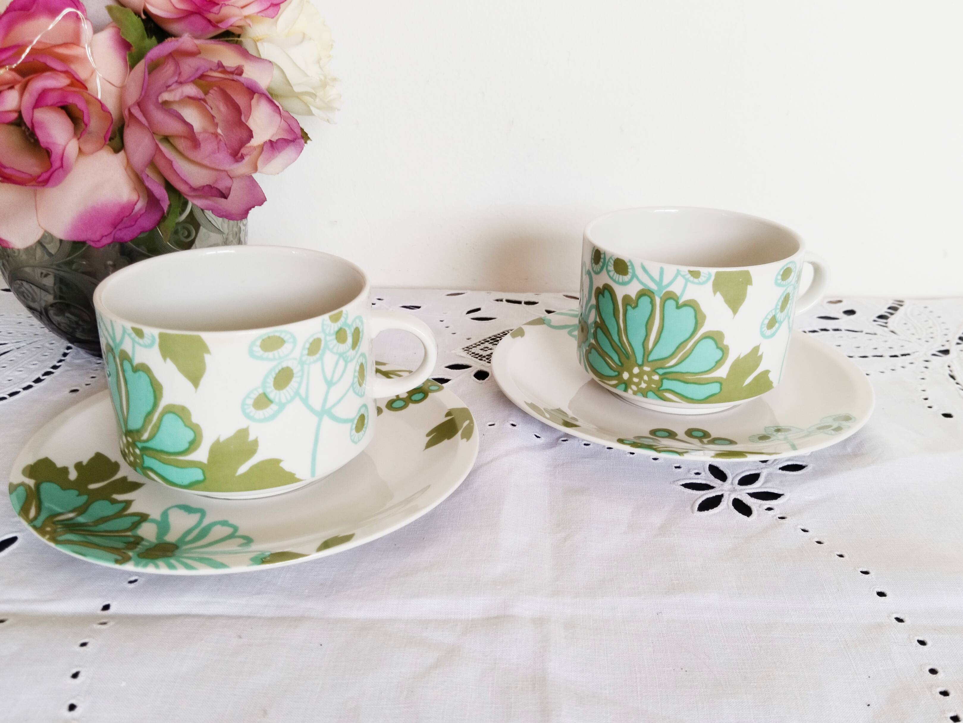 2 Porcelain coffee/tea cups, Villeroy and Boch, Scarlett model