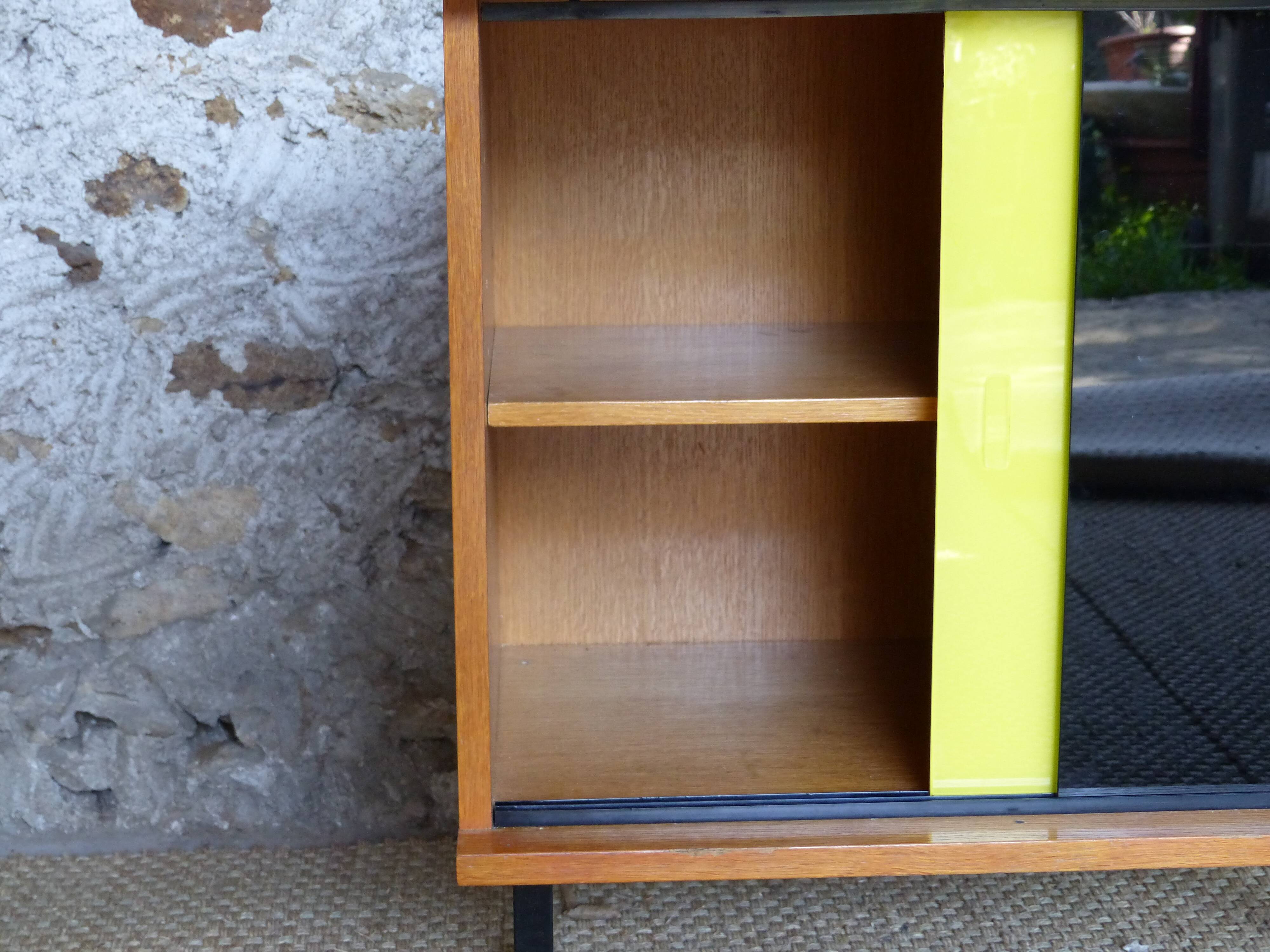 Buffet vintage yellow and black