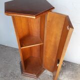 Wooden harness column - interior storage