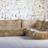 Canapé Togo 4 places en velours beige par Michel Ducaroy, Ligne Roset, 1973