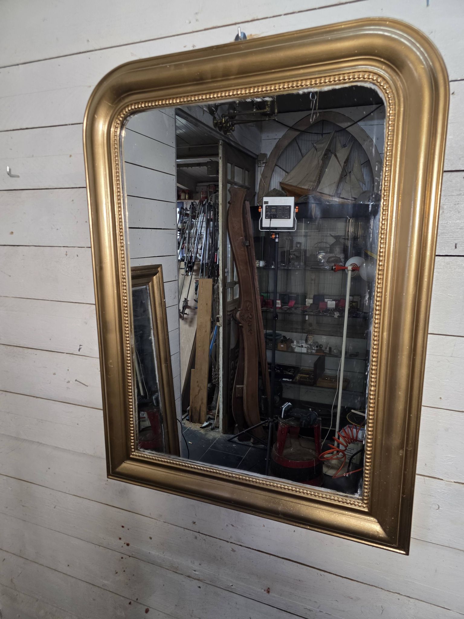 Miroir style Louis Philippe doré,  100×74cm