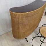 Vintage wicker bar and its two stools