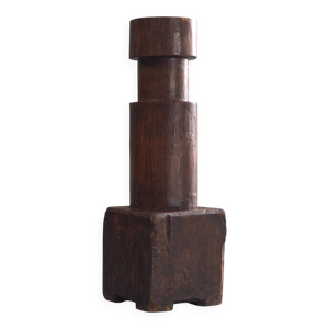 socle sculptural en bois