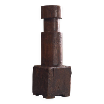 Socle sculptural en bois massif