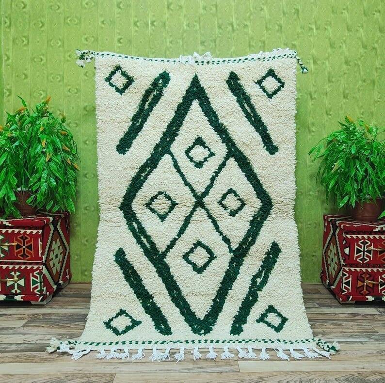 Handwoven Berber rug in green and white, 100x200 cm.