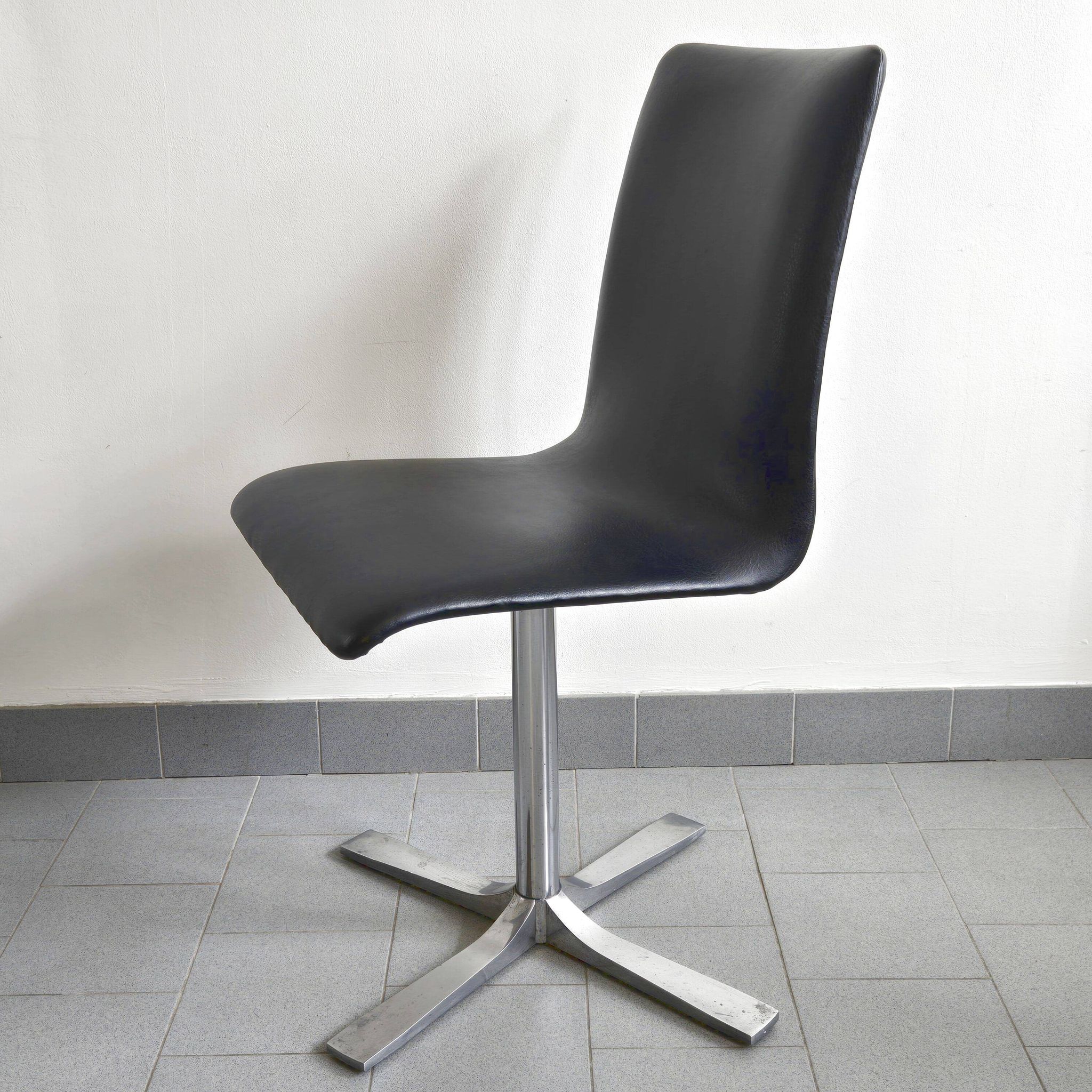 Suite de 4 chaises vintage 1970