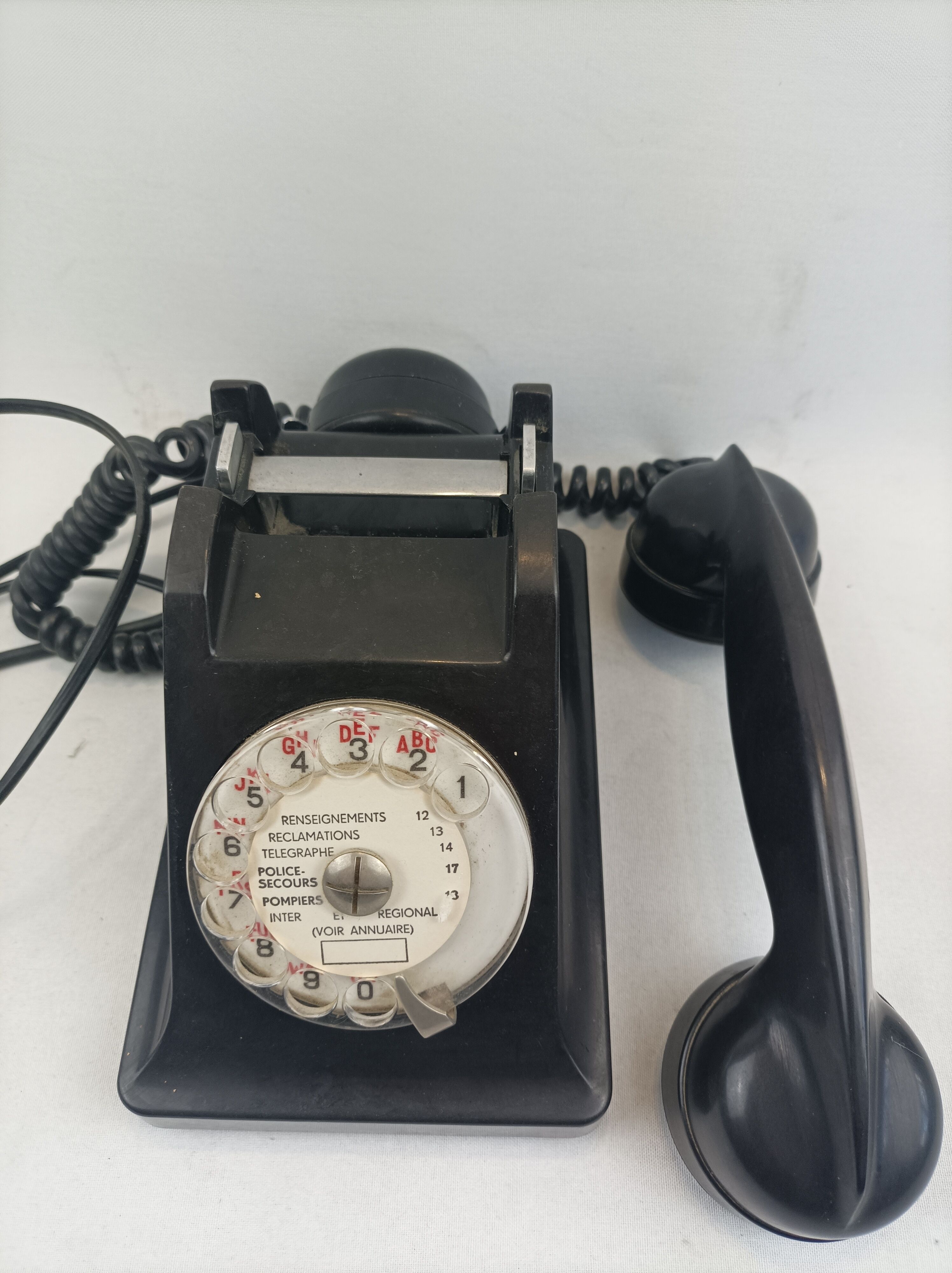 Téléphone en Bakèlite  PTT-330-1