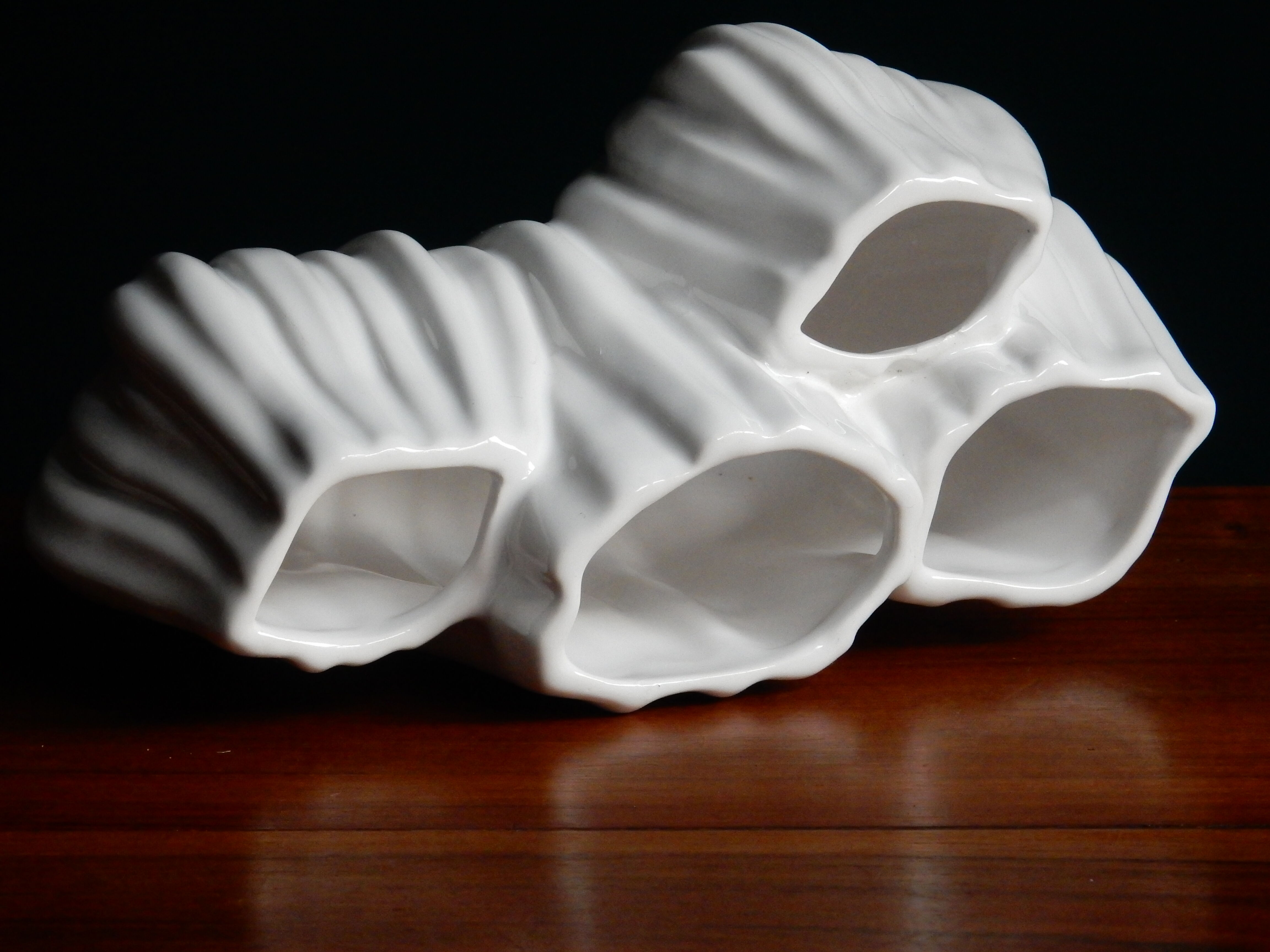 White ceramic vase design Sia