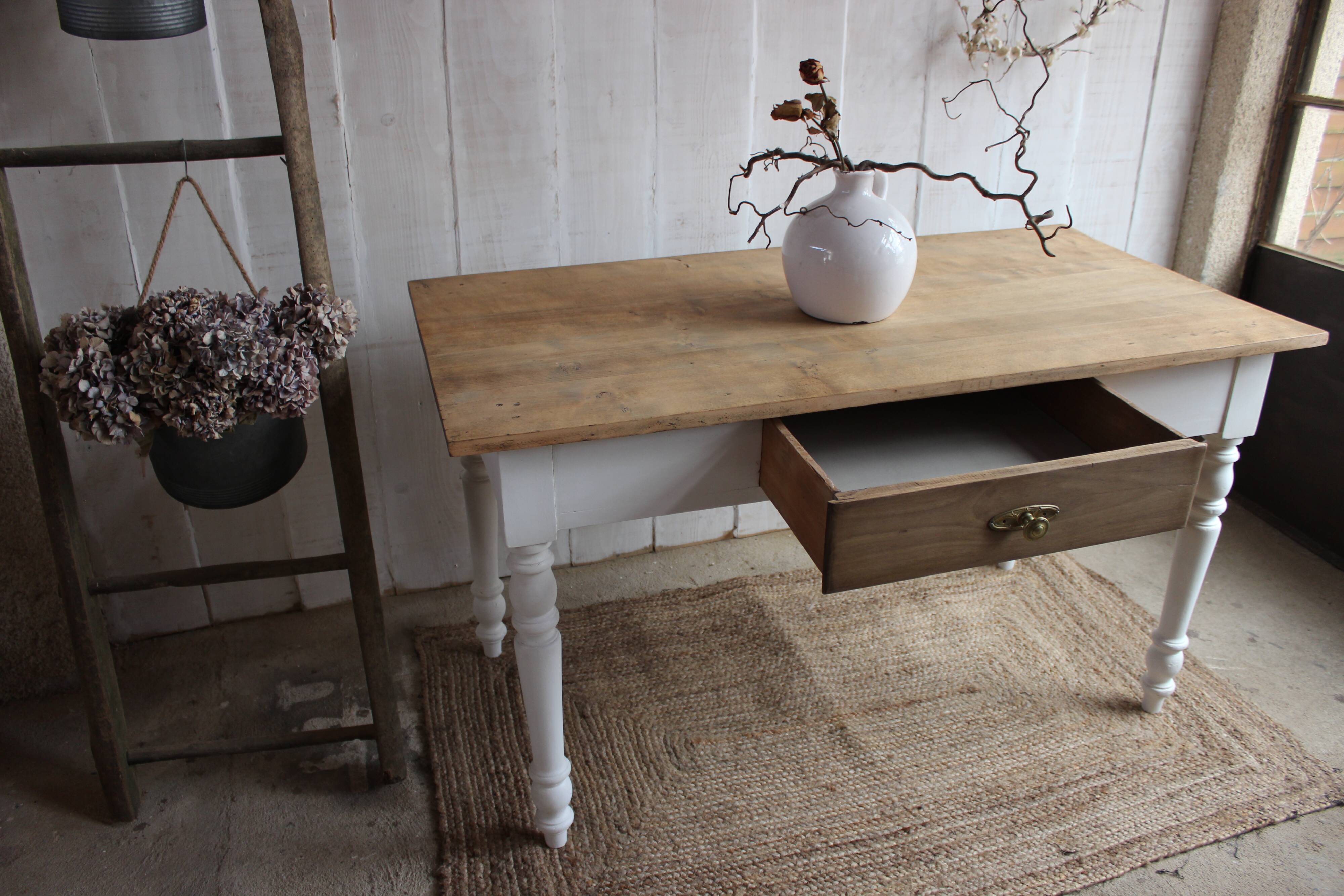 Farm table