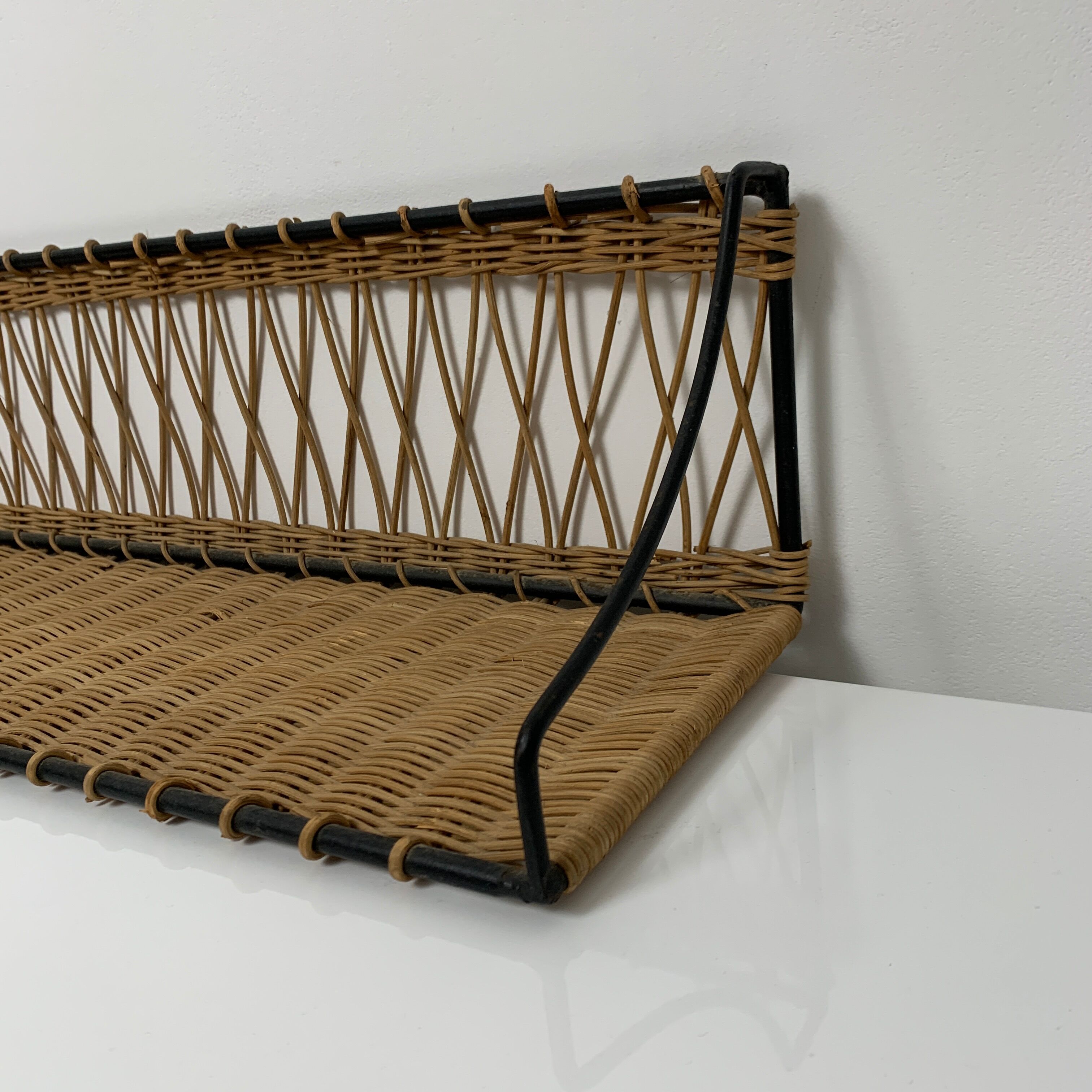 Wall floor in iron and rattan