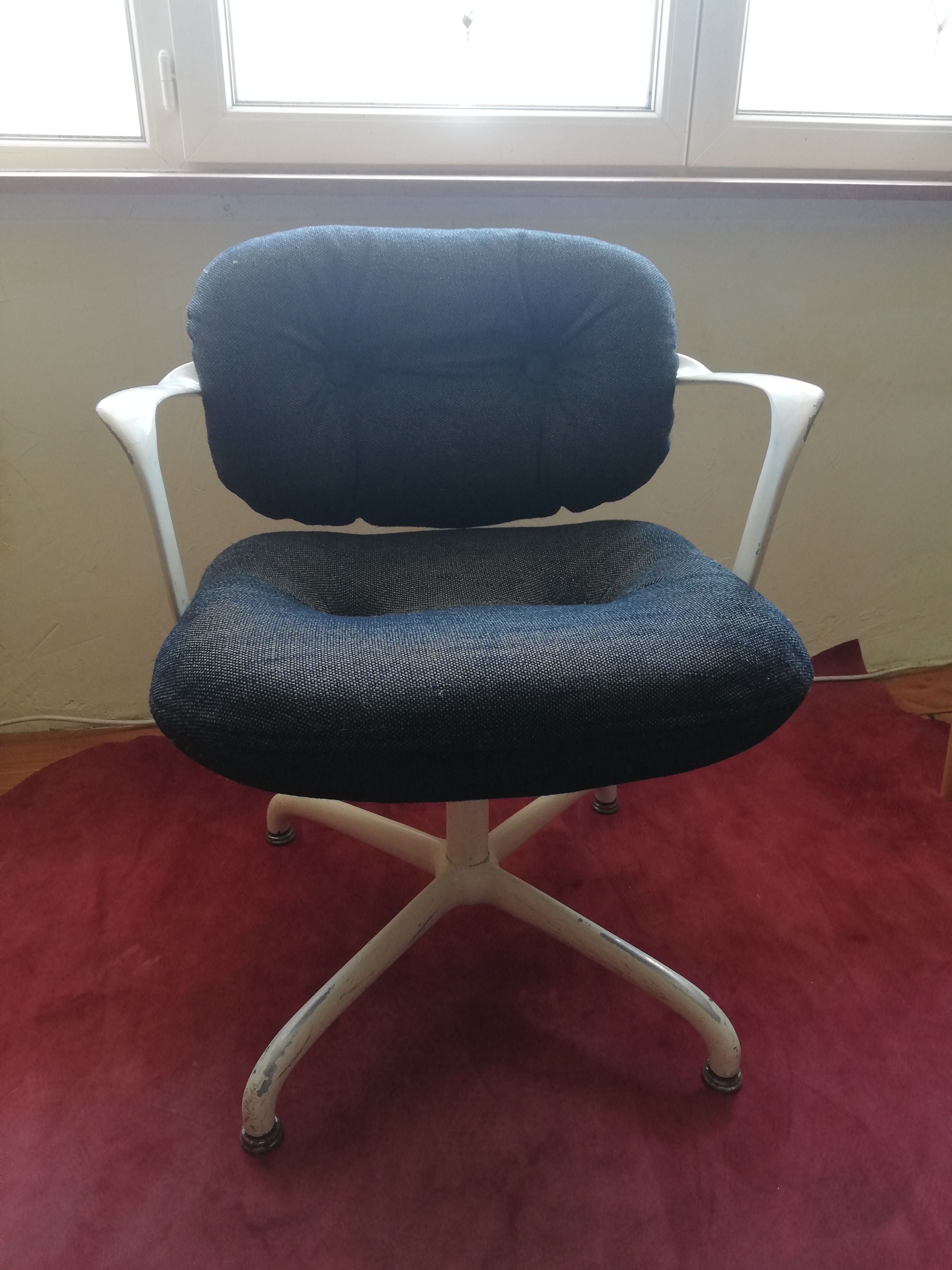 Knoll International Chair by Morisson and Hannah