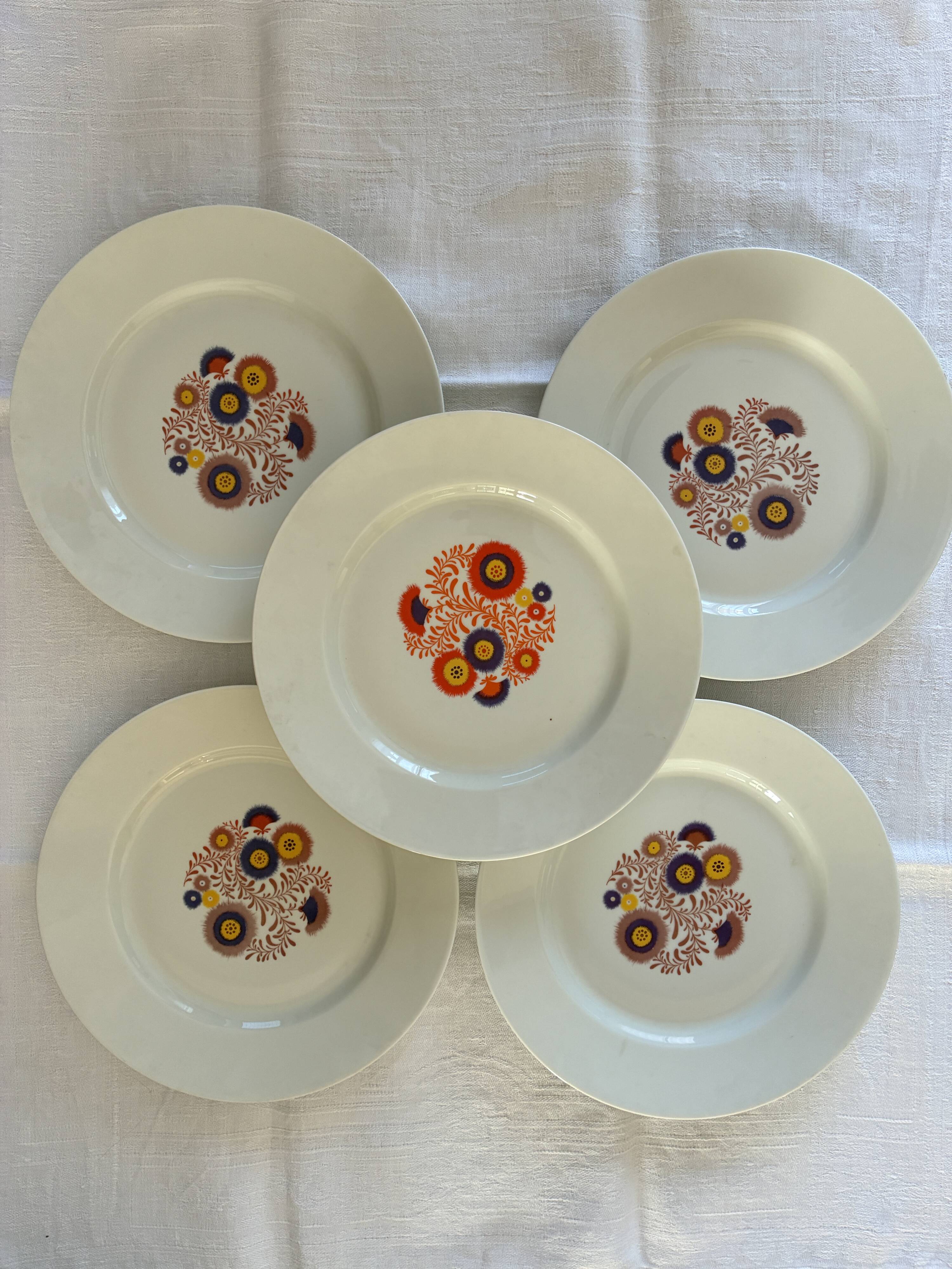 Assiettes seventies en porcelaine de Limoges