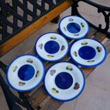 Dessert plates with flowers