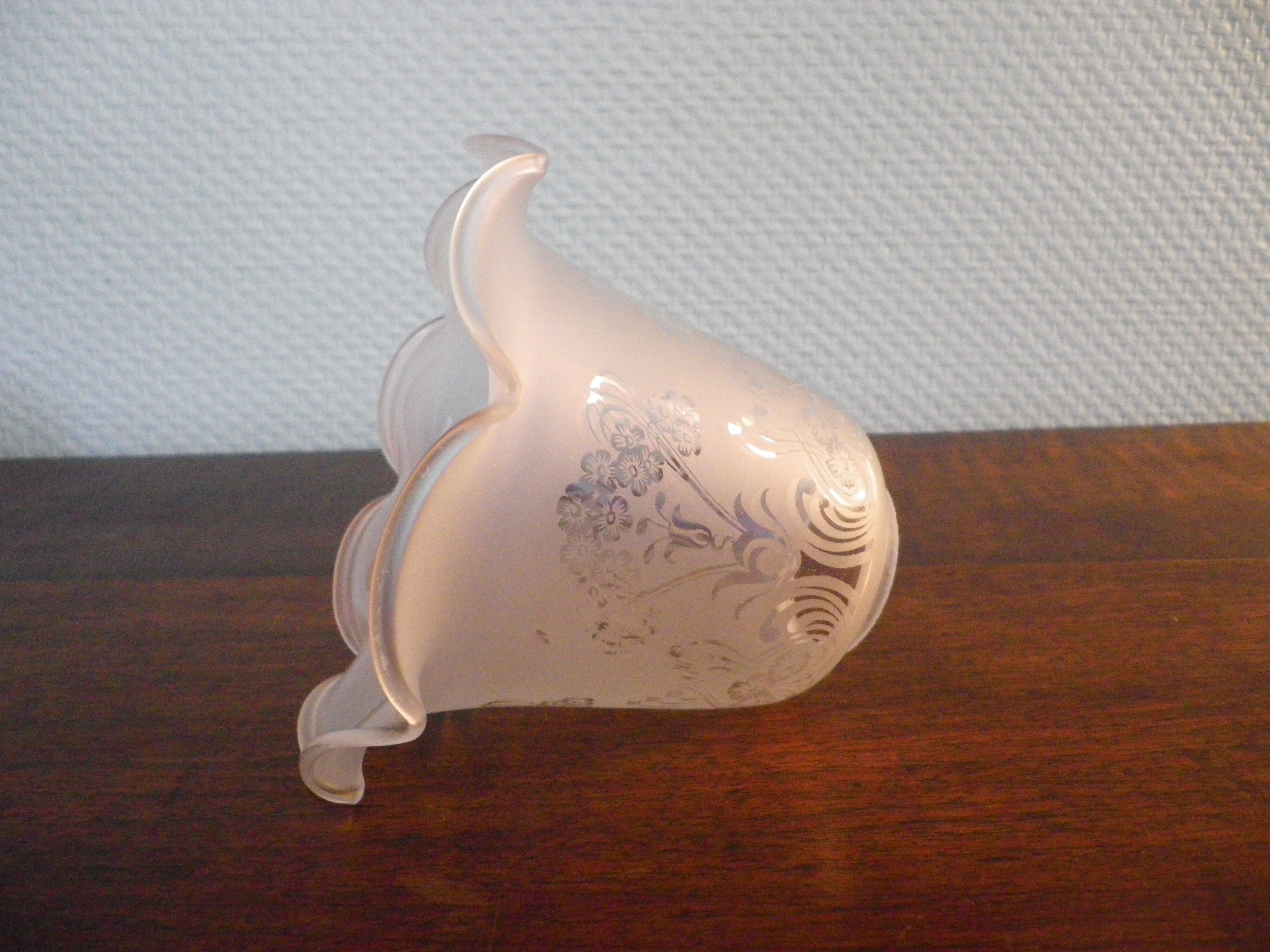 Gilded metal chandelier, 5 branches, opaque glass cupola - 60s/70s